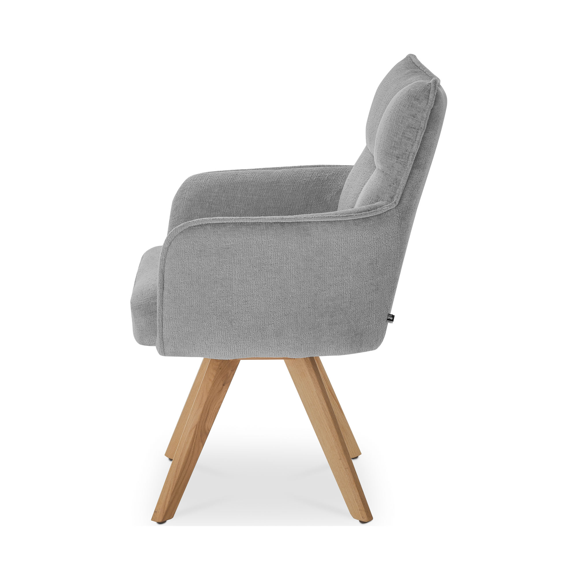 Gepolsterter Stuhl mit Armlehnen und Holzgestell in schräger Vorderansicht