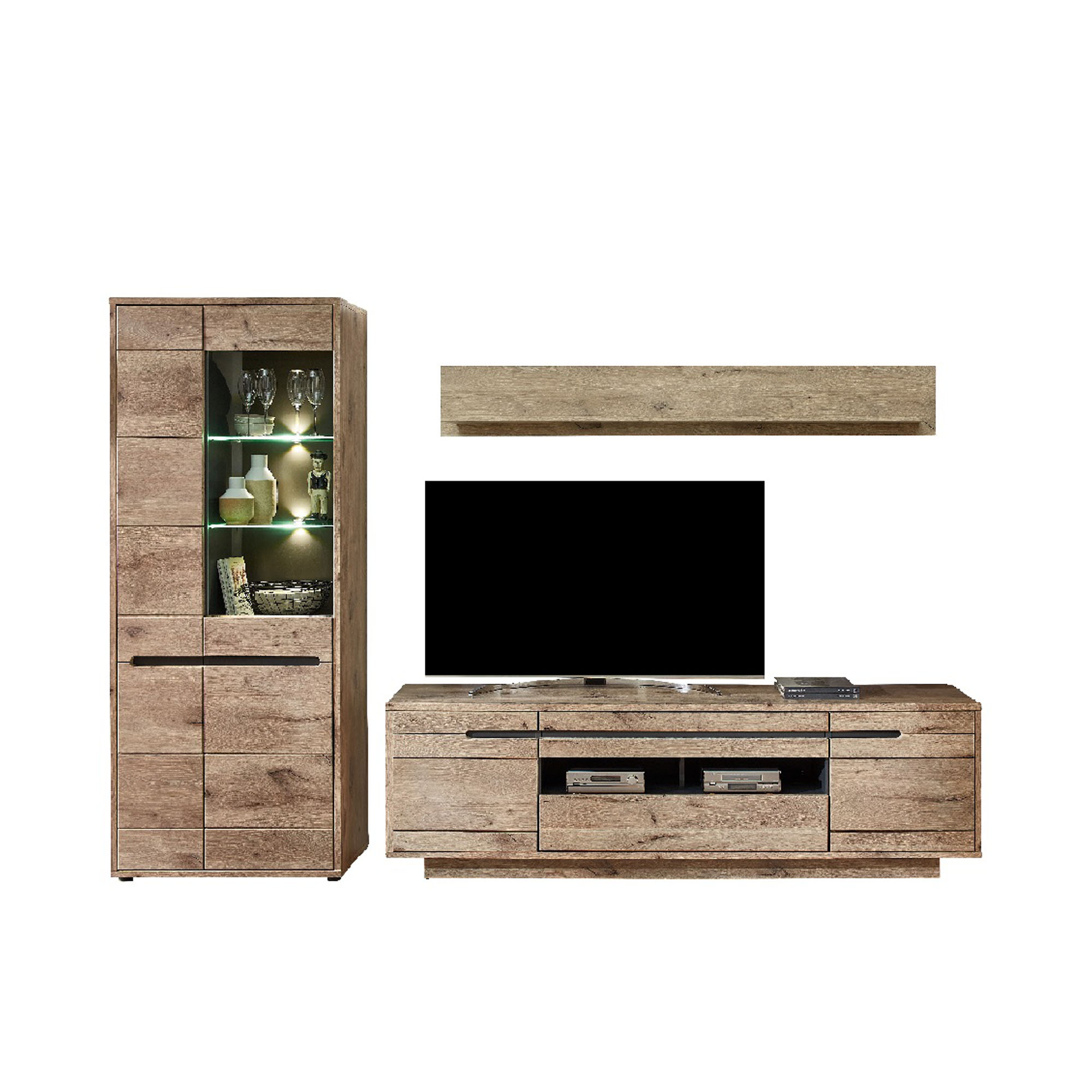 Eine Wohnwand bestehend aus einer Vitrine links, einem TV-Lowboard in der Mitte und einem Wandboard darüber. Ein Fernseher steht auf dem Lowboard.