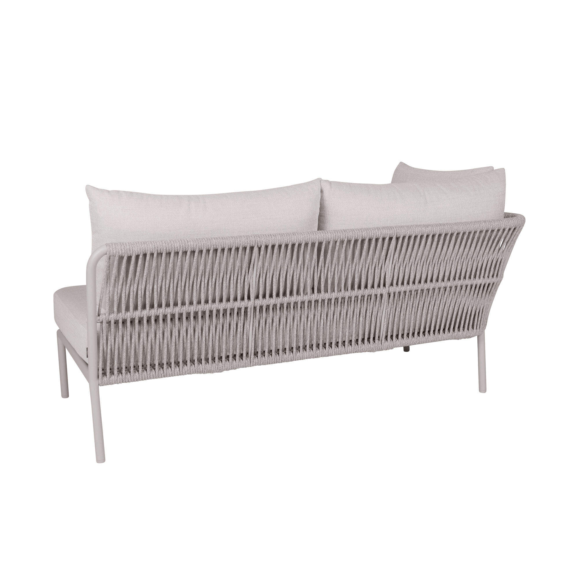 Rückseite eines hellgrauen Sofas mit dichter, vertikaler Seilbespannung und Metallrahmen, vor weißem Hintergrund fotografiert.
