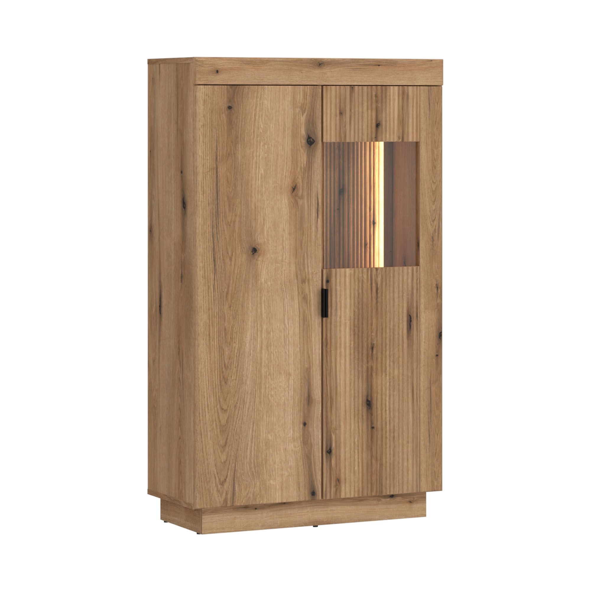 Kommode Delamar in Eiche Artisan mit Glaseinsatz, Lamellenfront und stimmungsvoller LED-Beleuchtung im Sichtfach