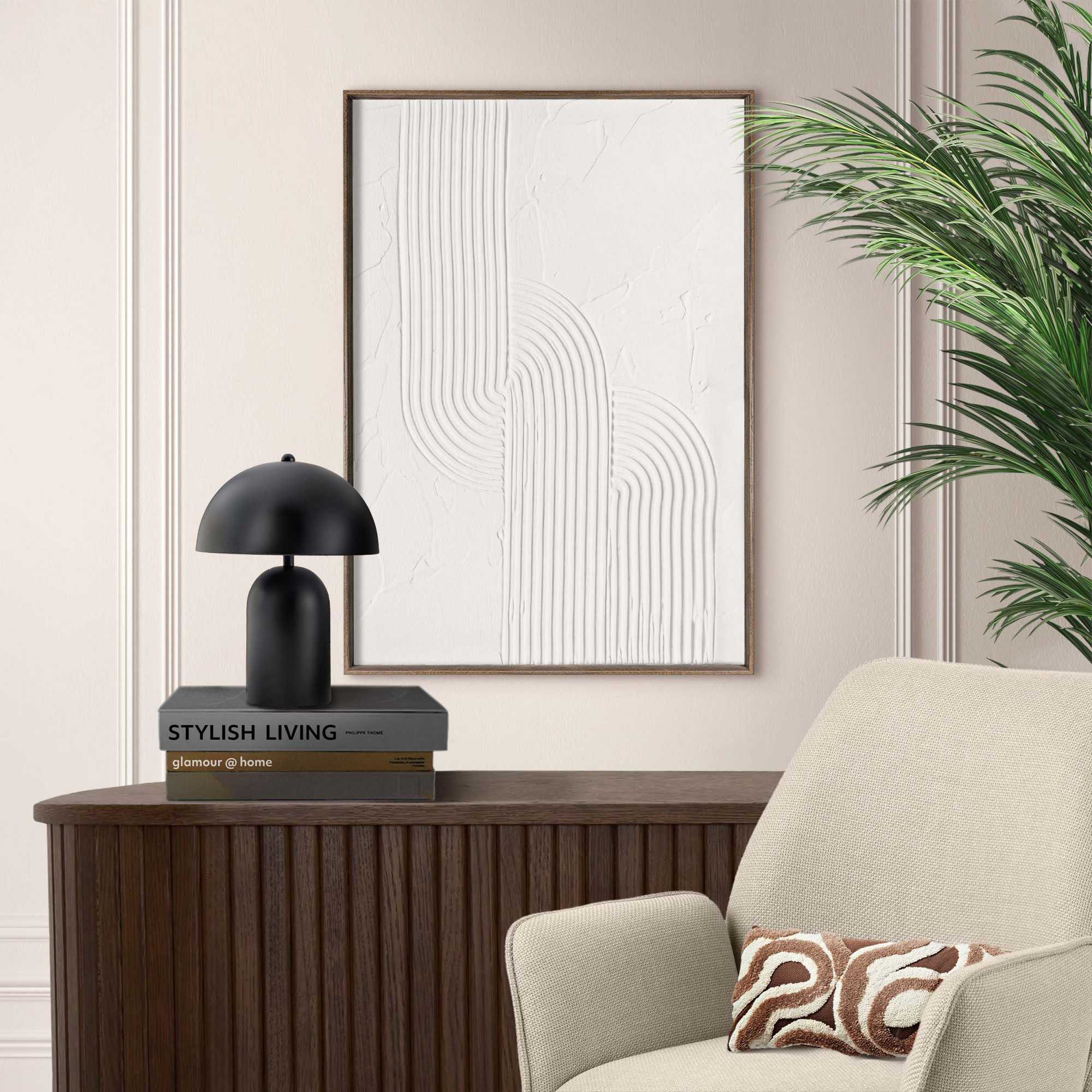 Das Wandbild „Knot“ in Weiß, 50 × 70 cm, hängt in einem eingerichteten Wohnraum und zeigt die Größenwirkung an der Wand.