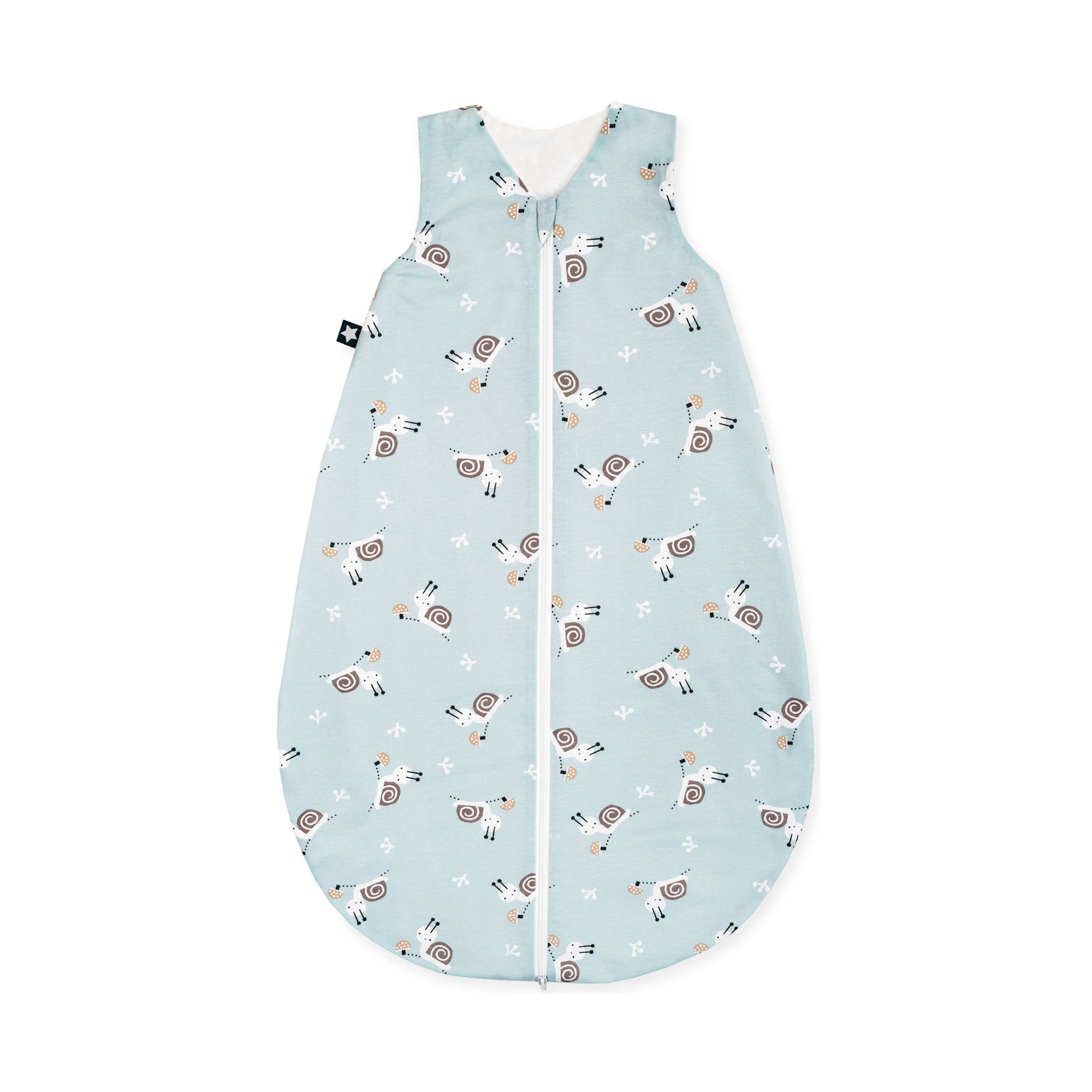 Hellblauer Babyschlafsack mit kleinem Tiermuster in voller Ansicht