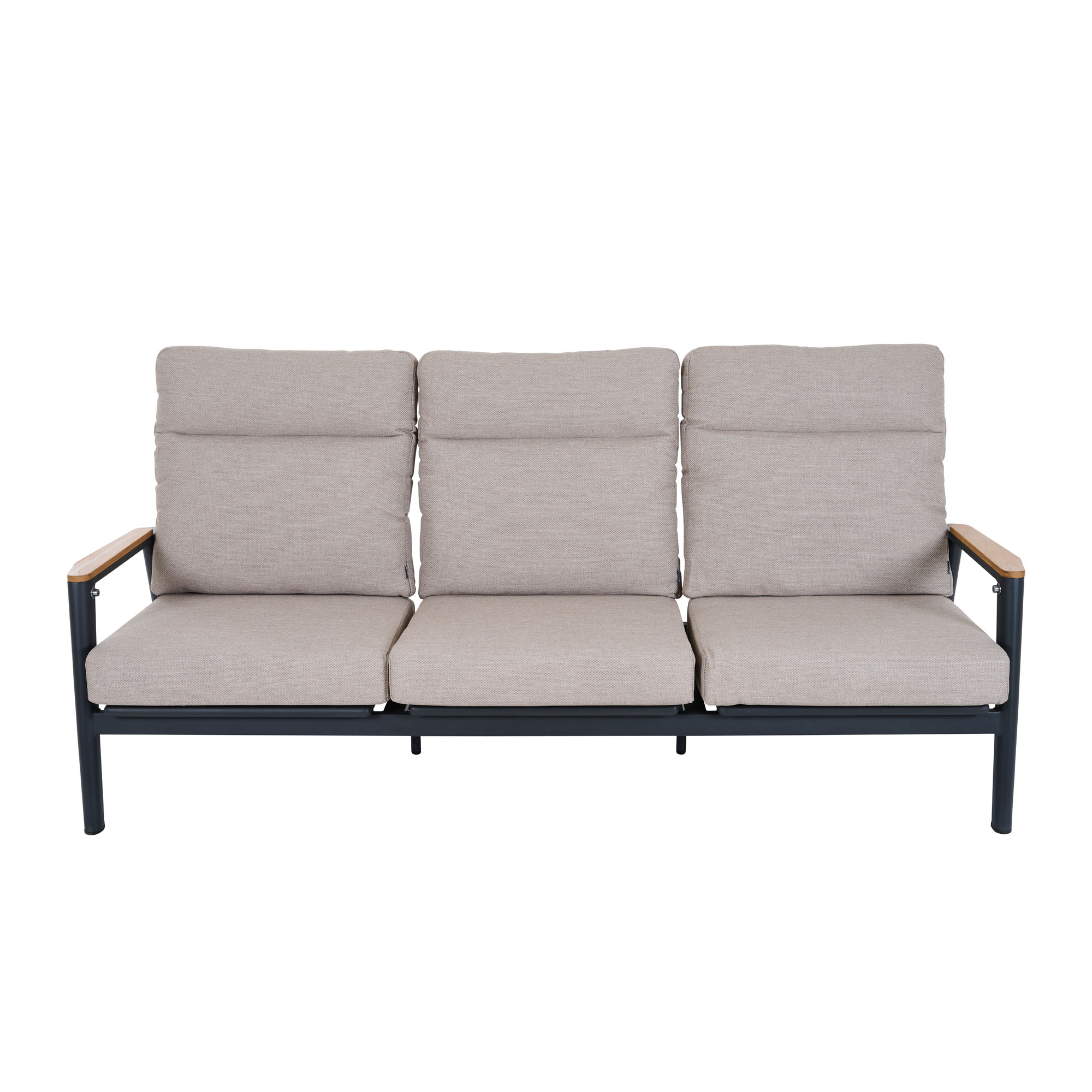 Sofa mit drei Sitzflächen, hellbeigen Sitz- und Rückenpolstern, schwarzem Metallgestell und Holz-Armlehnen.