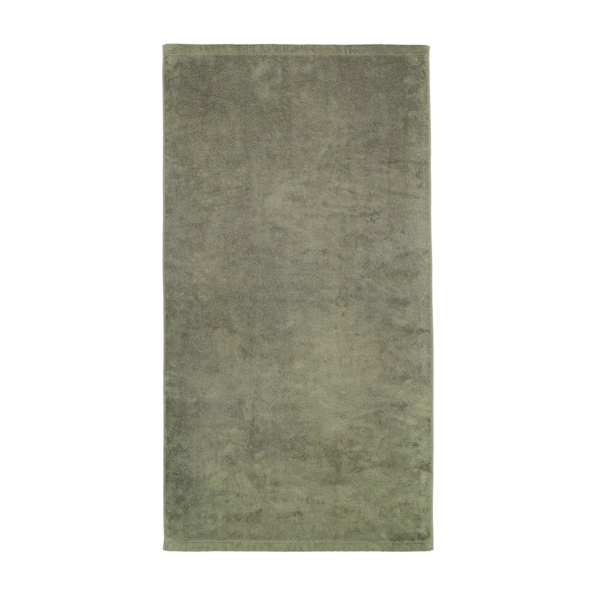 Duschtuch in der Farbe Field, flach auf weißem Hintergrund gezeigt; gleichmäßige Frotteeoberfläche und saubere Säume sind sichtbar.
