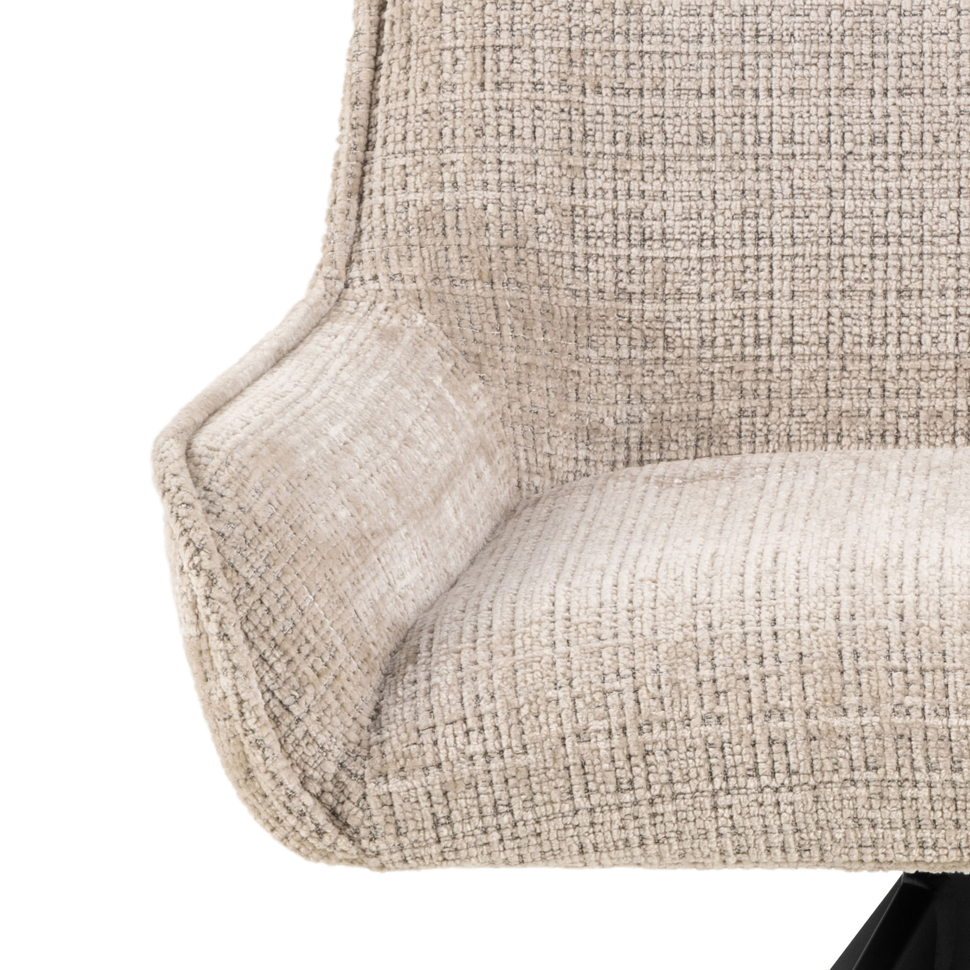 Detailansicht der beige gepolsterten Sitzfläche mit feiner Stoffstruktur