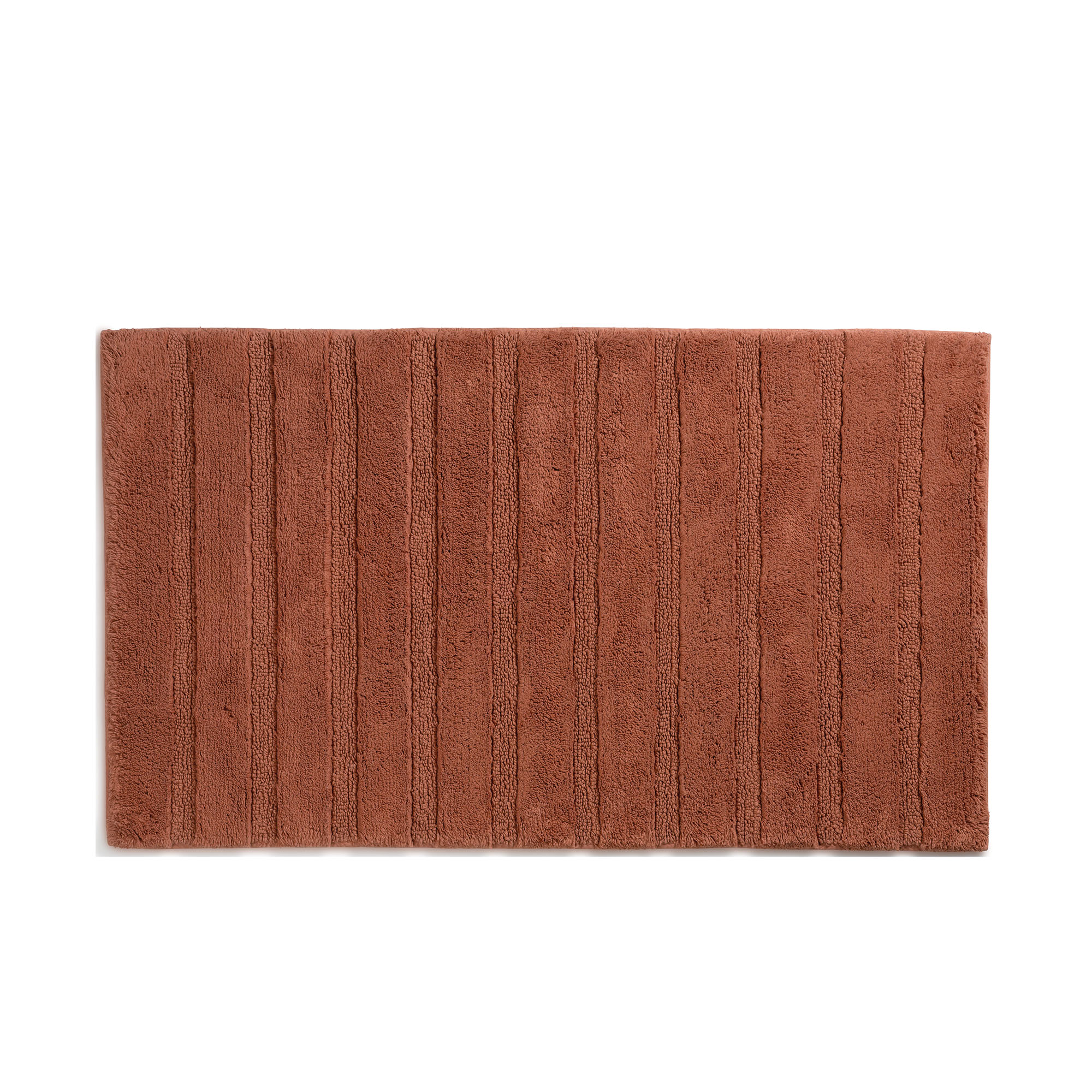 Terrakottafarbene Badematte Megan mit 60 × 100 cm und regelmäßig angeordneten Längsrippen.