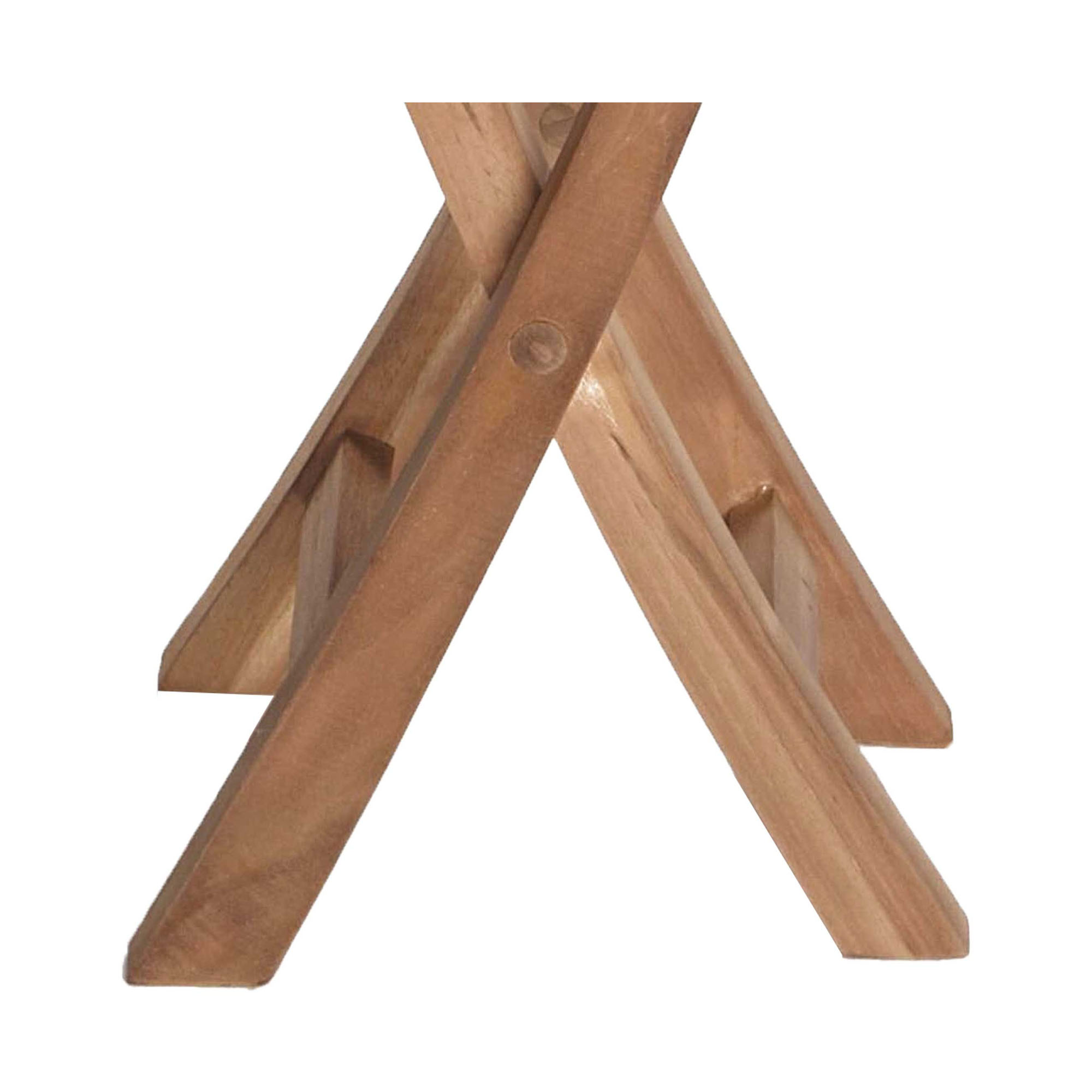 Detailansicht des gekreuzten Tischgestells eines runden Holztischs
