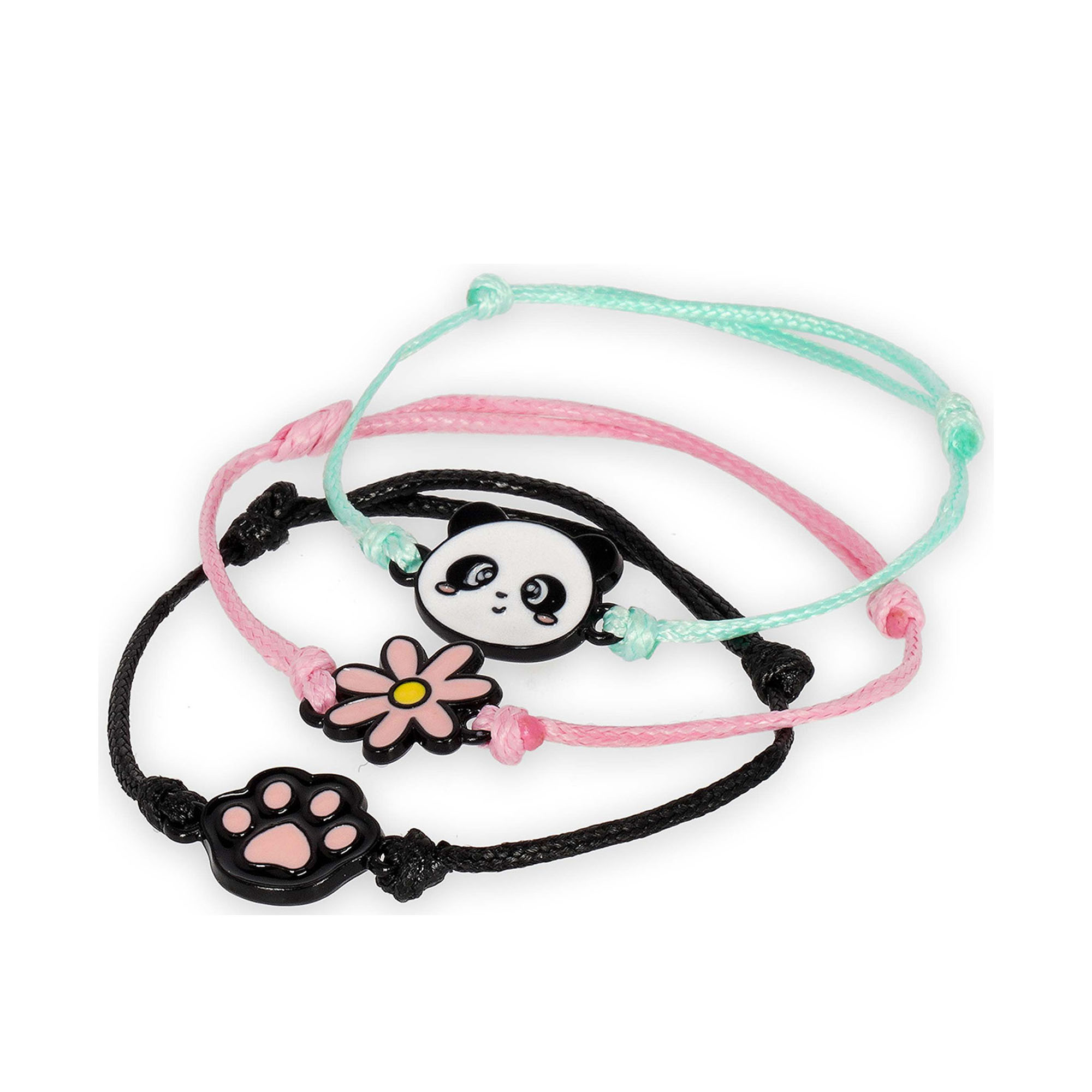 Drei Armbänder mit Panda- und Blumenanhängern, als Gruppe in Nahansicht zusammengelegt dargestellt.