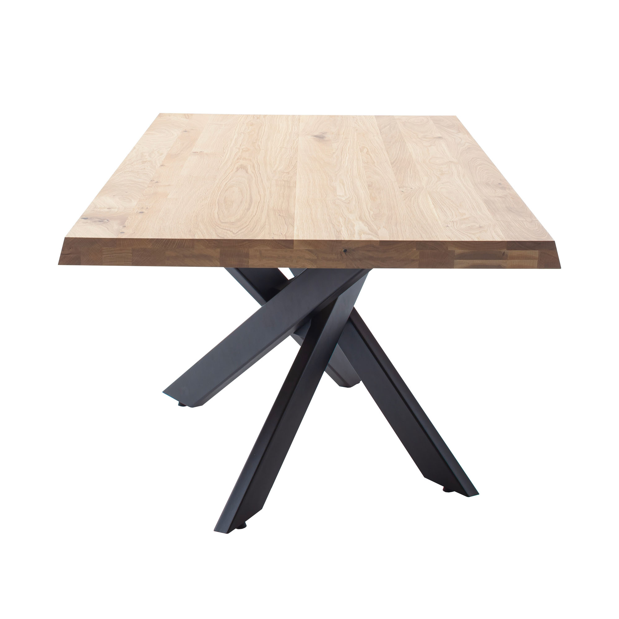 Esstisch mit massiver Holzplatte und schwarzem X Gestell aus Stirnansicht