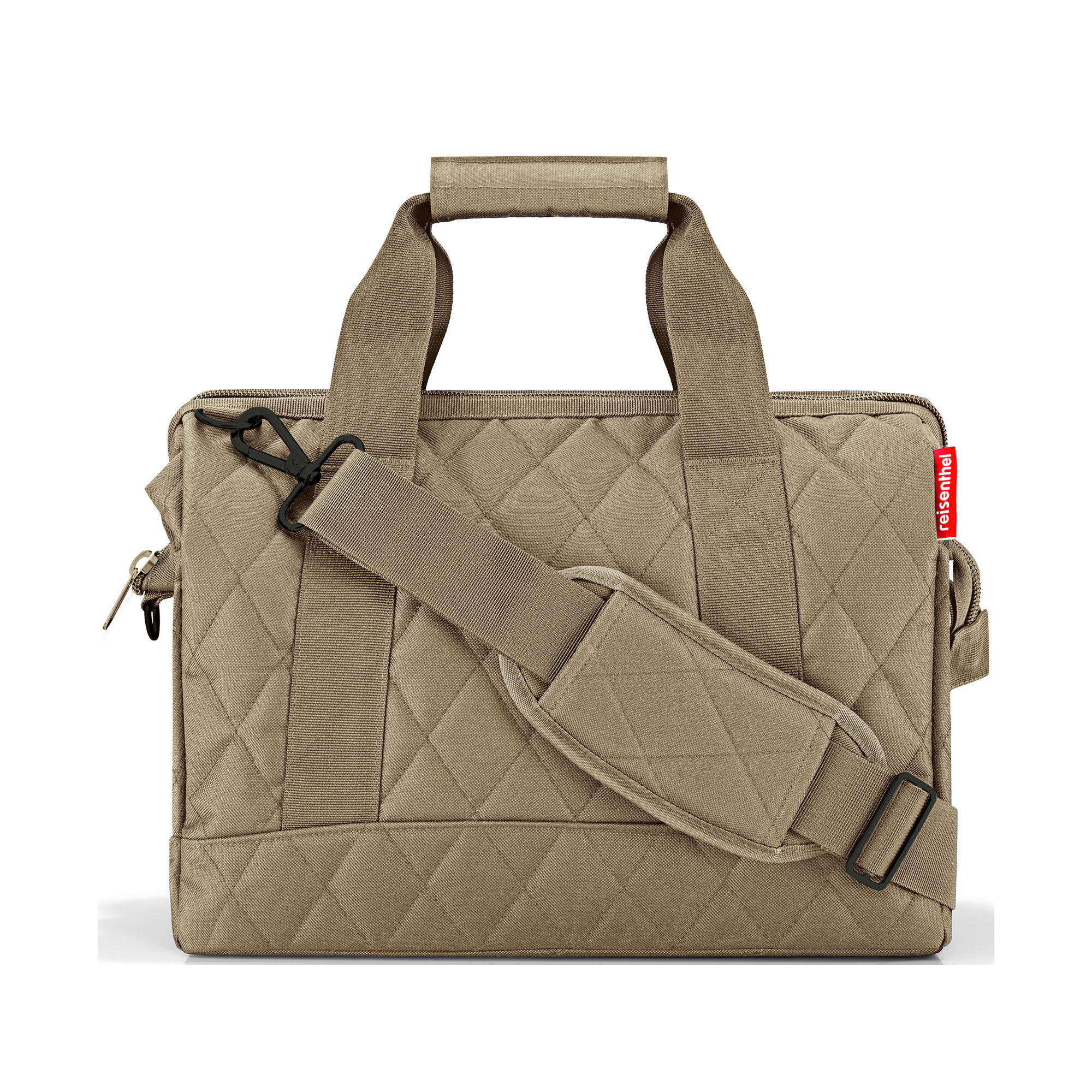 Reisetasche von Reisenthel, Modell Allrounder M, in Olivbeige mit rautenförmiger Steppung, seitlich von vorn mit Tragegriffen und Schultergurt.