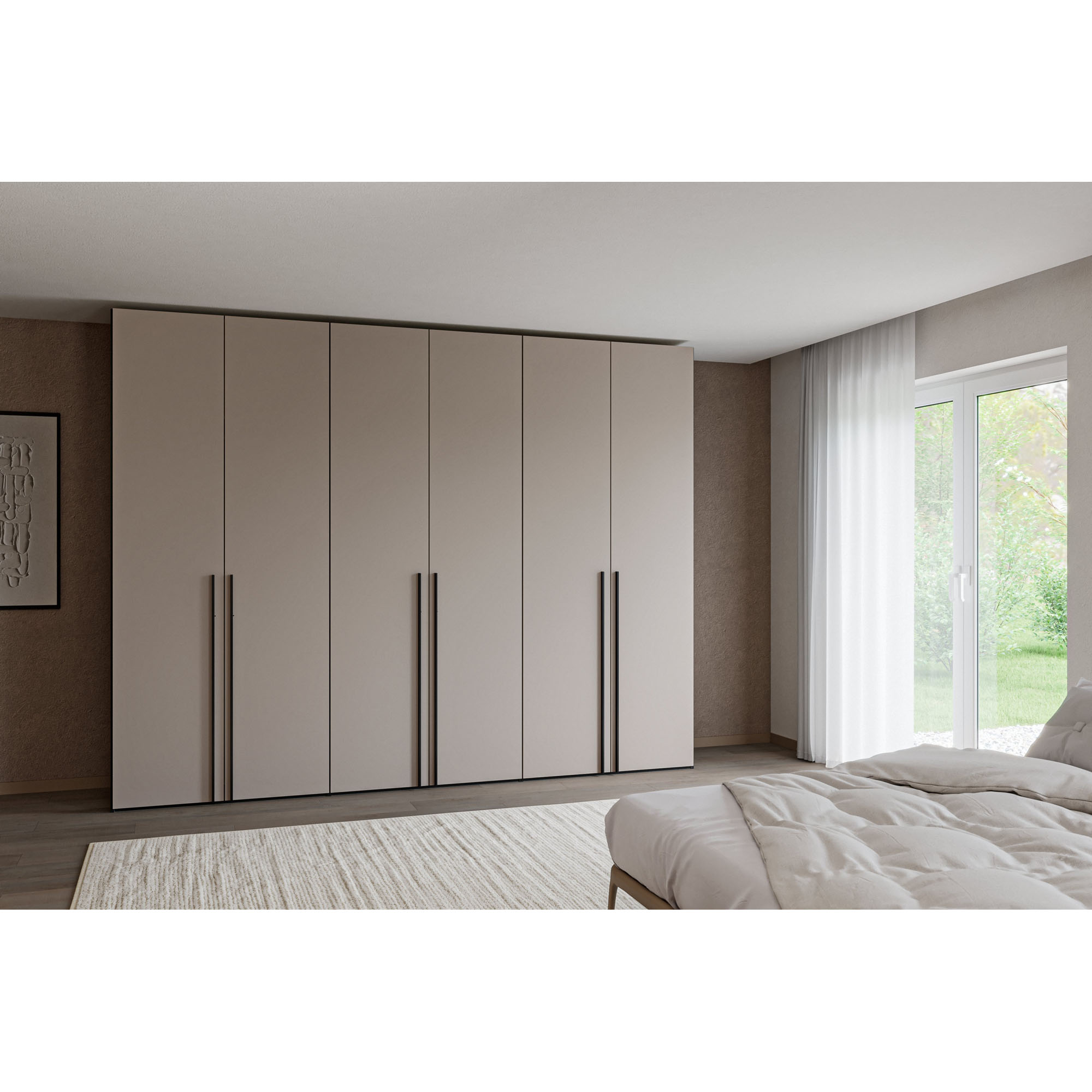 Kleiderschrank mit geschlossenen Türen in einem Schlafzimmer neben einem Bett und einem Fenster
