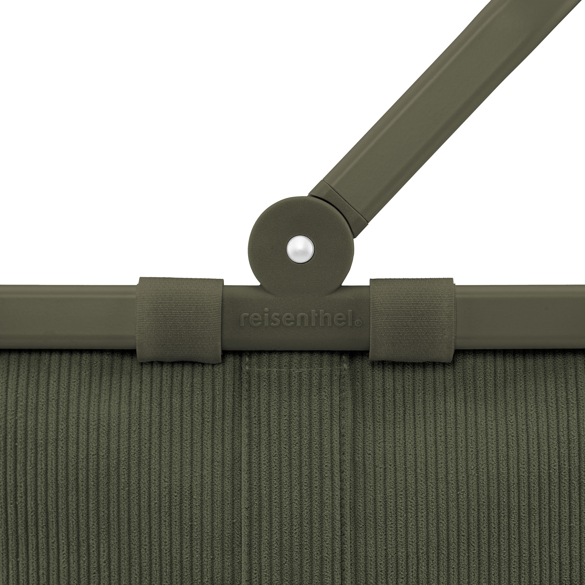 Einkaufskorb von Reisenthel, Modell Carrybag, in Dunkelgrün aus geripptem Cord, als Nahaufnahme des Gelenks am Griff.
