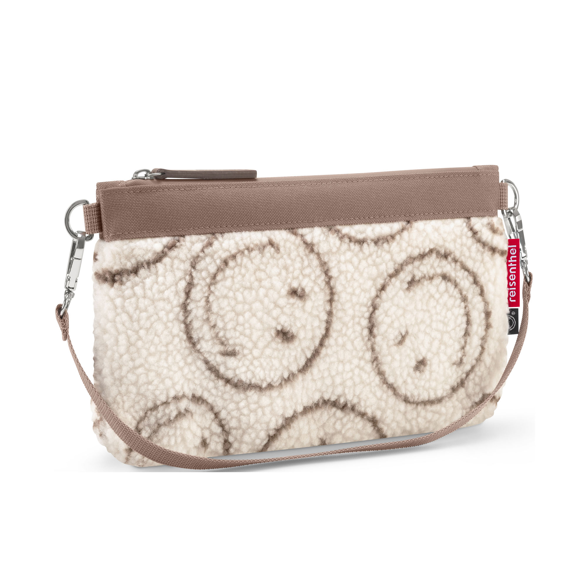 Kleine Umhängetasche von Reisenthel, Modell Mini Pouch, in Creme und Braun mit Smiley-Muster aus Teddyfleece, schräg von vorn mit Schultergurt und Reißverschluss