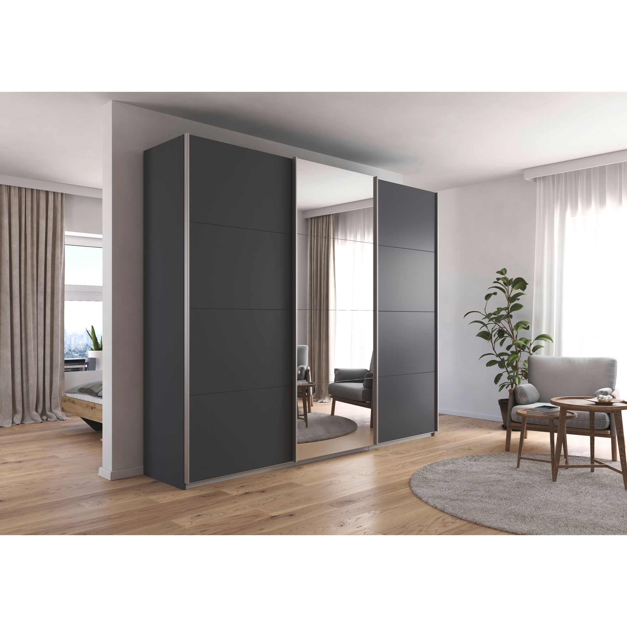 Großer grauer Kleiderschrank mit Spiegeltür in einem hell eingerichteten Schlafzimmer