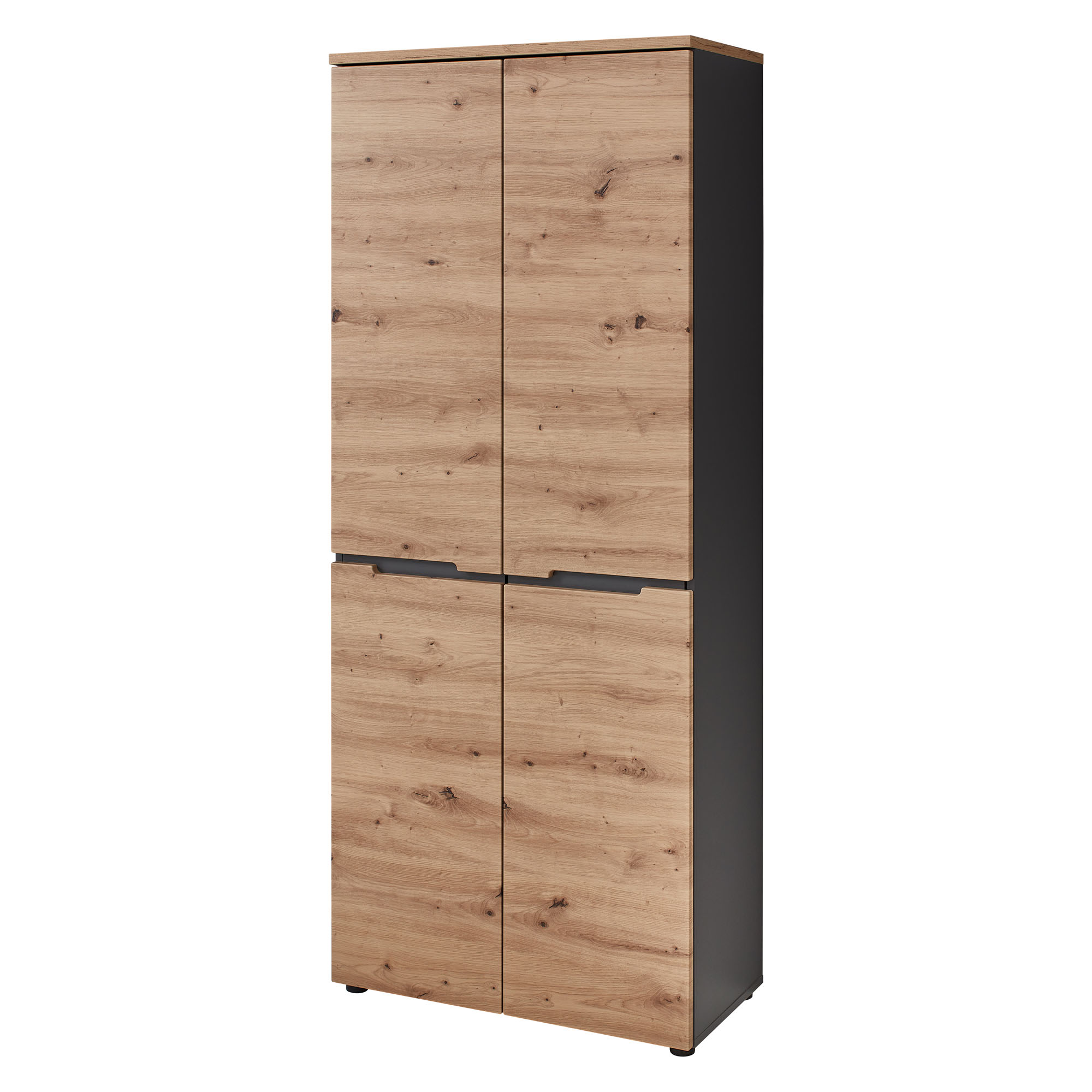 Hoher Schrank in Holzoptik mit vier geschlossenen Türen, leicht schräg von vorn aufgenommen.