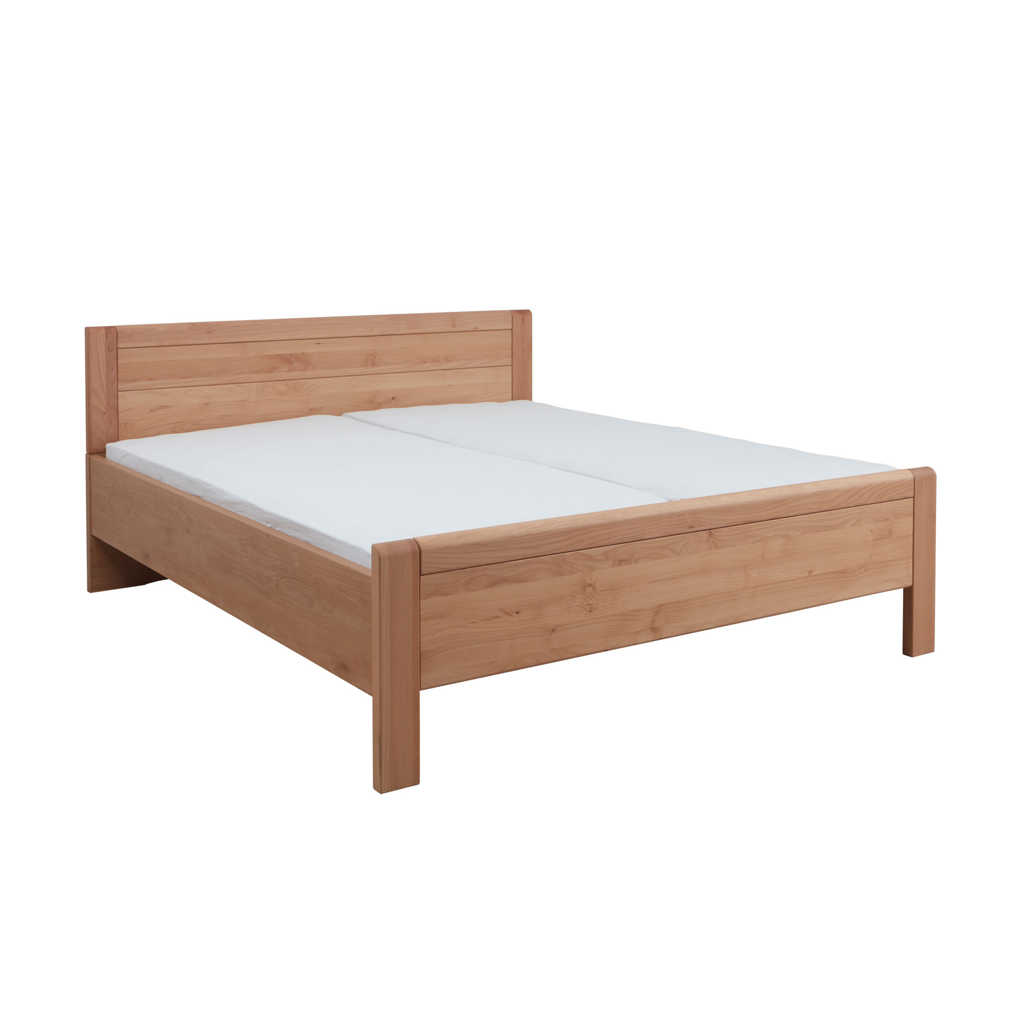 Doppelbett in natürlicher Holzoptik mit massivem Rahmen, breitem Fußteil und hohem Kopfteil mit horizontalen Elementen