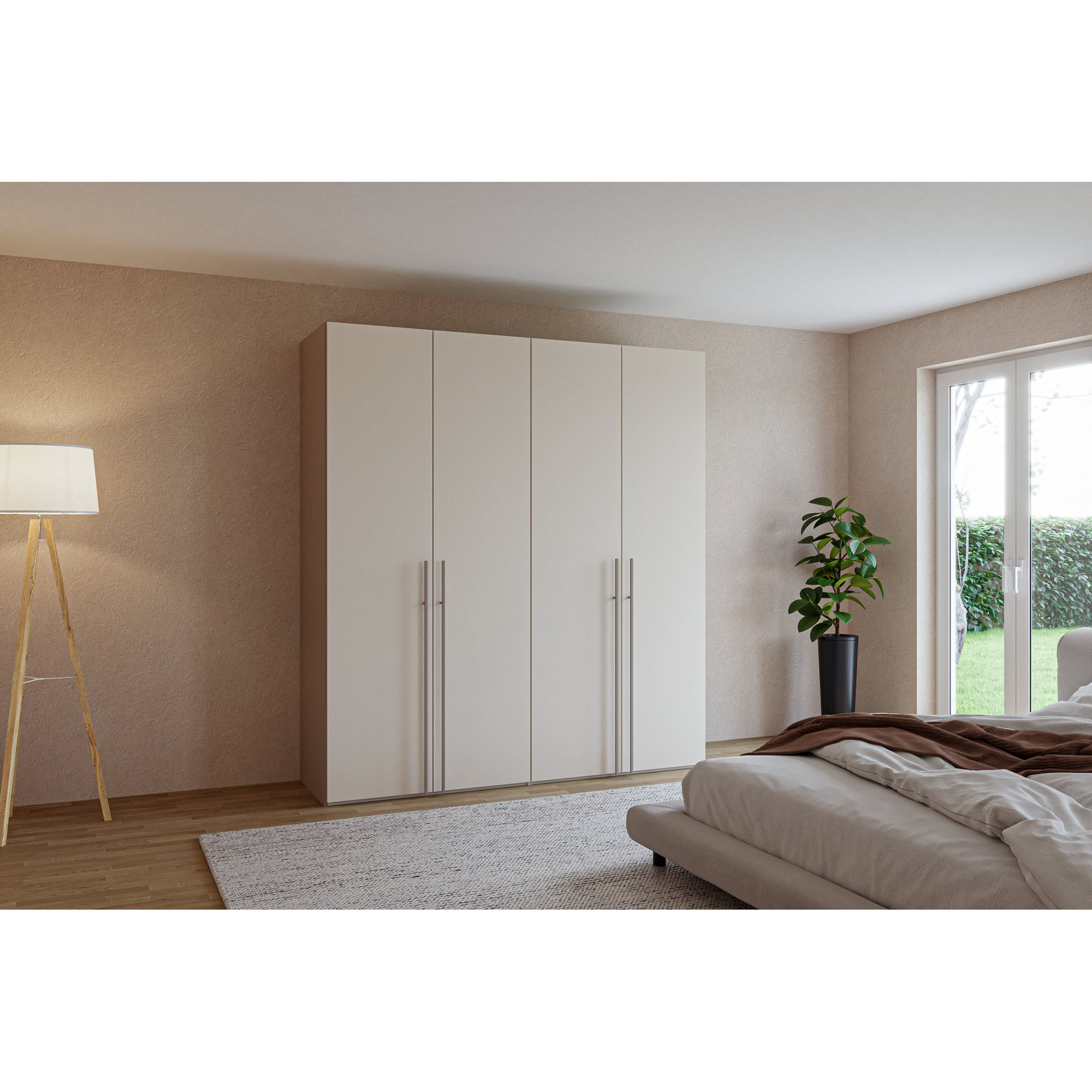 Mehrtüriger Kleiderschrank mit geschlossenen Türen in einem Schlafzimmer neben einem Bett und einem Fenster