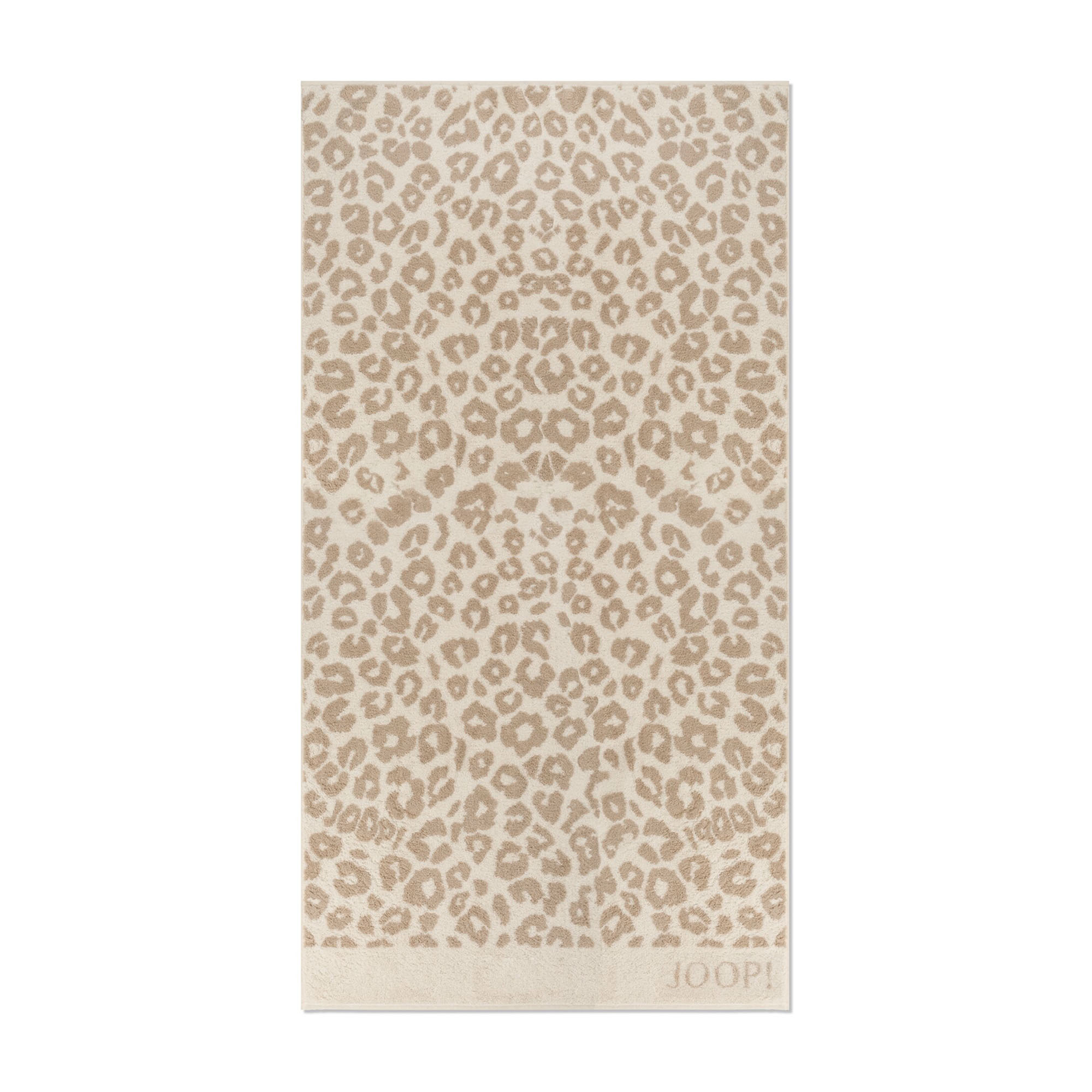 Cremefarbener JOOP! Allover Duschtuch, 80 × 150 cm, flach dargestellt mit kontrastierendem Leopardenmuster und JOOP!-Schriftzug am unteren Rand.