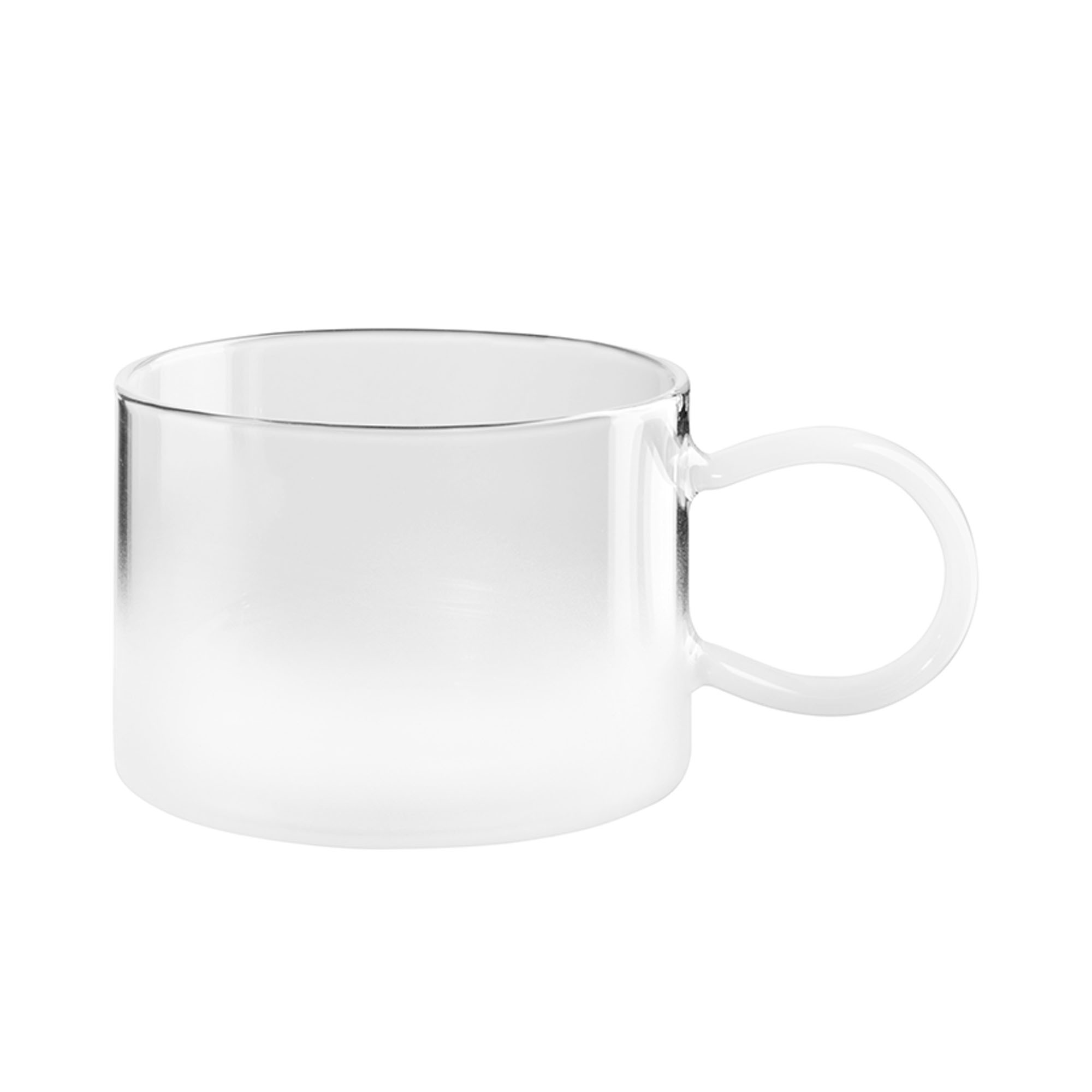 Tasse mit weißem Henkel der Serie Opal, Farbe Weiß matt, freigestellt auf hellem Hintergrund.