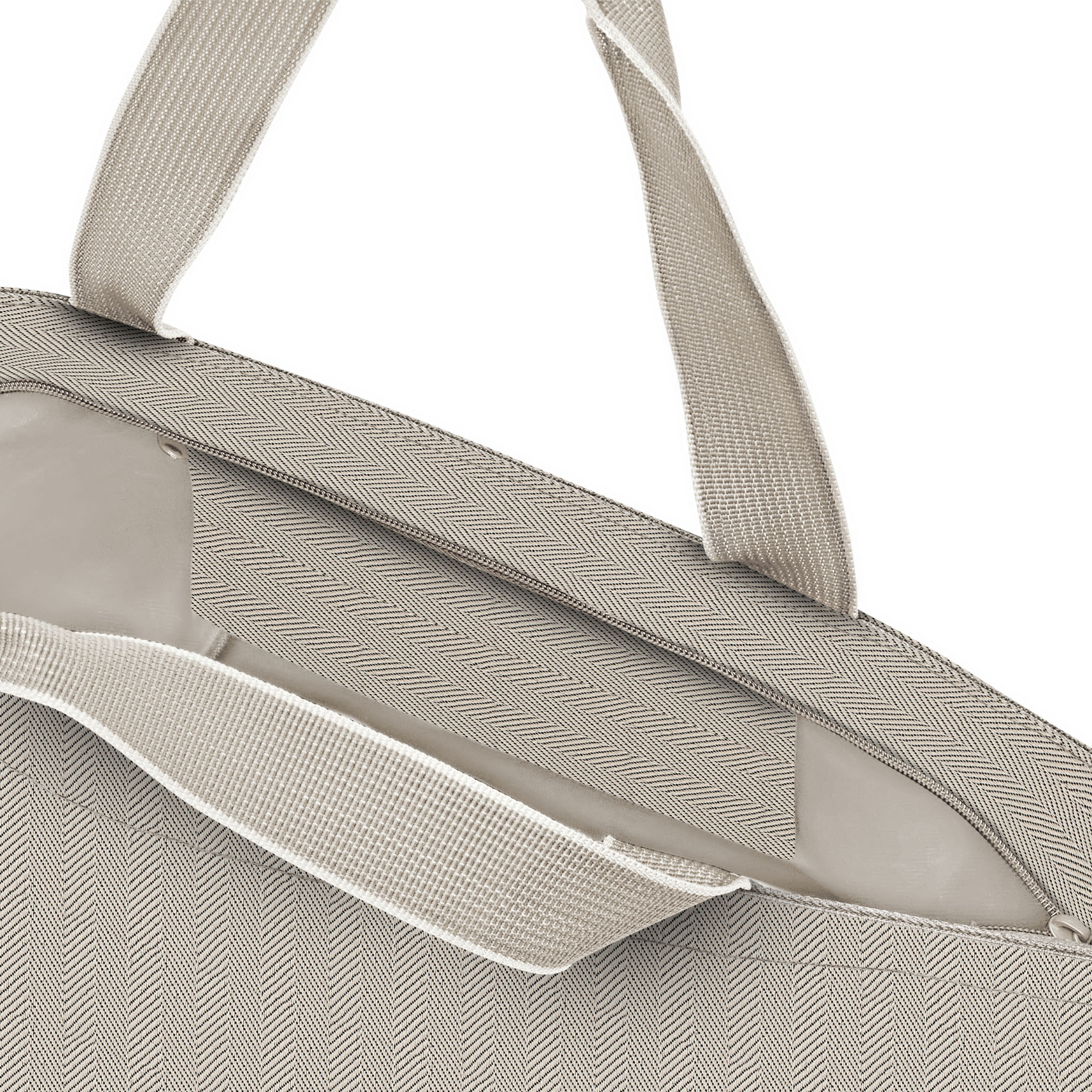Innenansicht der beigen Reisenthel Tasche mit Reißverschlussfach und stabilem Innenraum