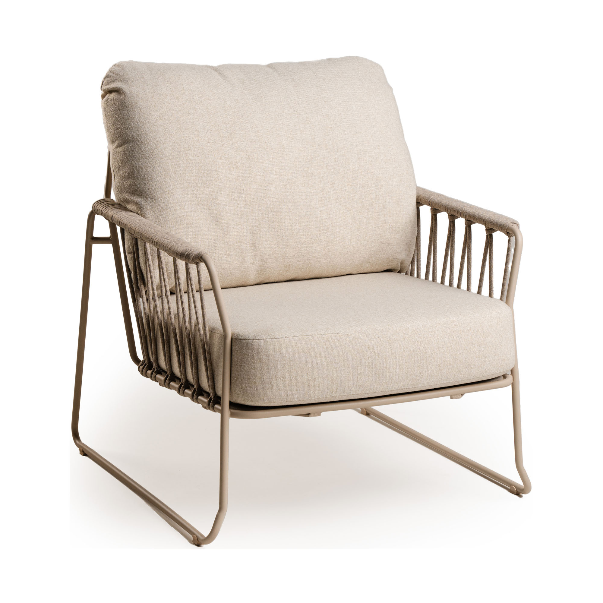 Lounge Chair mit Gestell in Champagnerfarbe und hellem Polster, Schrägansicht