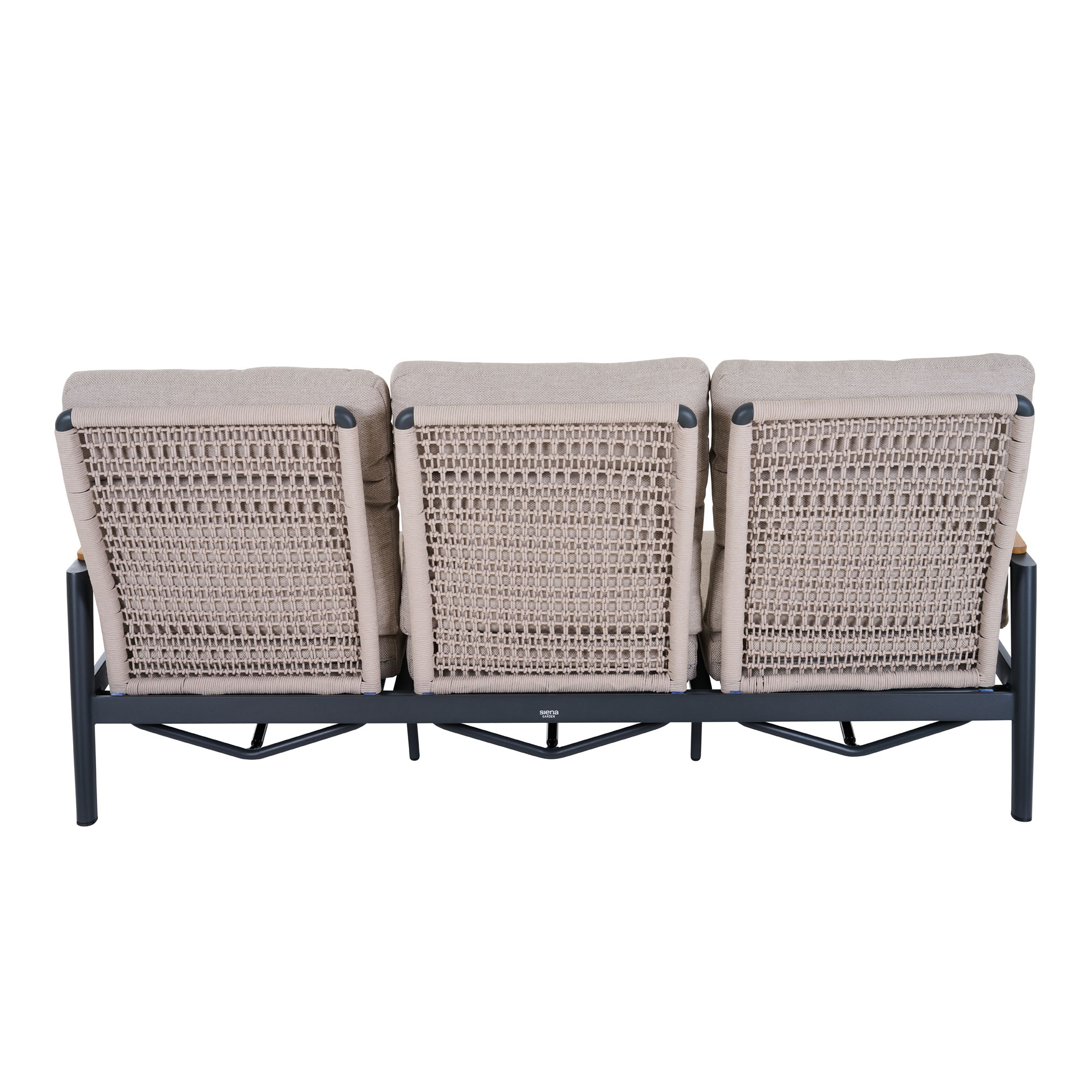 Rückansicht eines Sofas mit drei Sitzflächen, geflochtener Rückseite aus hellem Seilgeflecht und schwarzem Metallrahmen.
