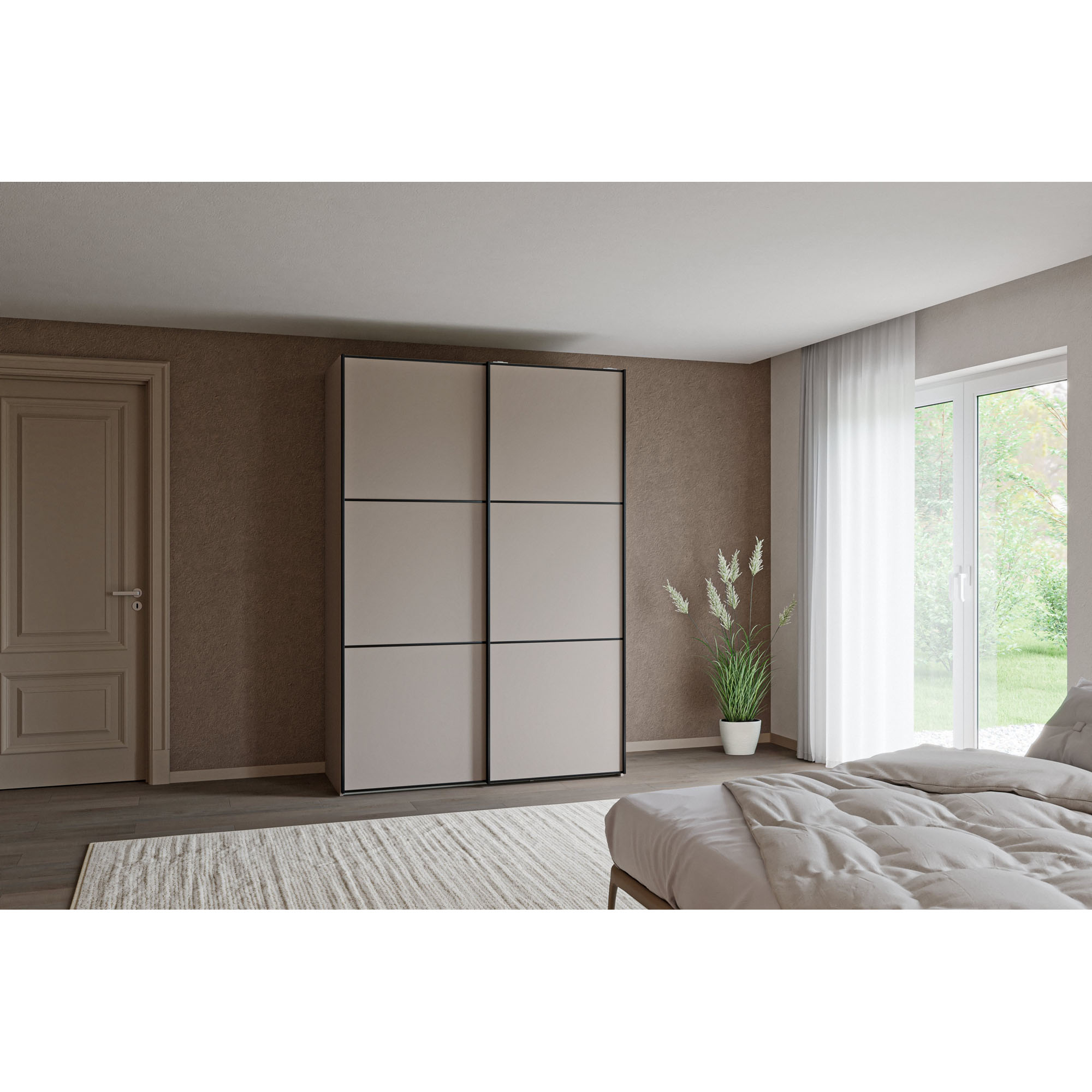 Schwebetürenschrank mit geschlossenen Türen in einem eingerichteten Schlafzimmer