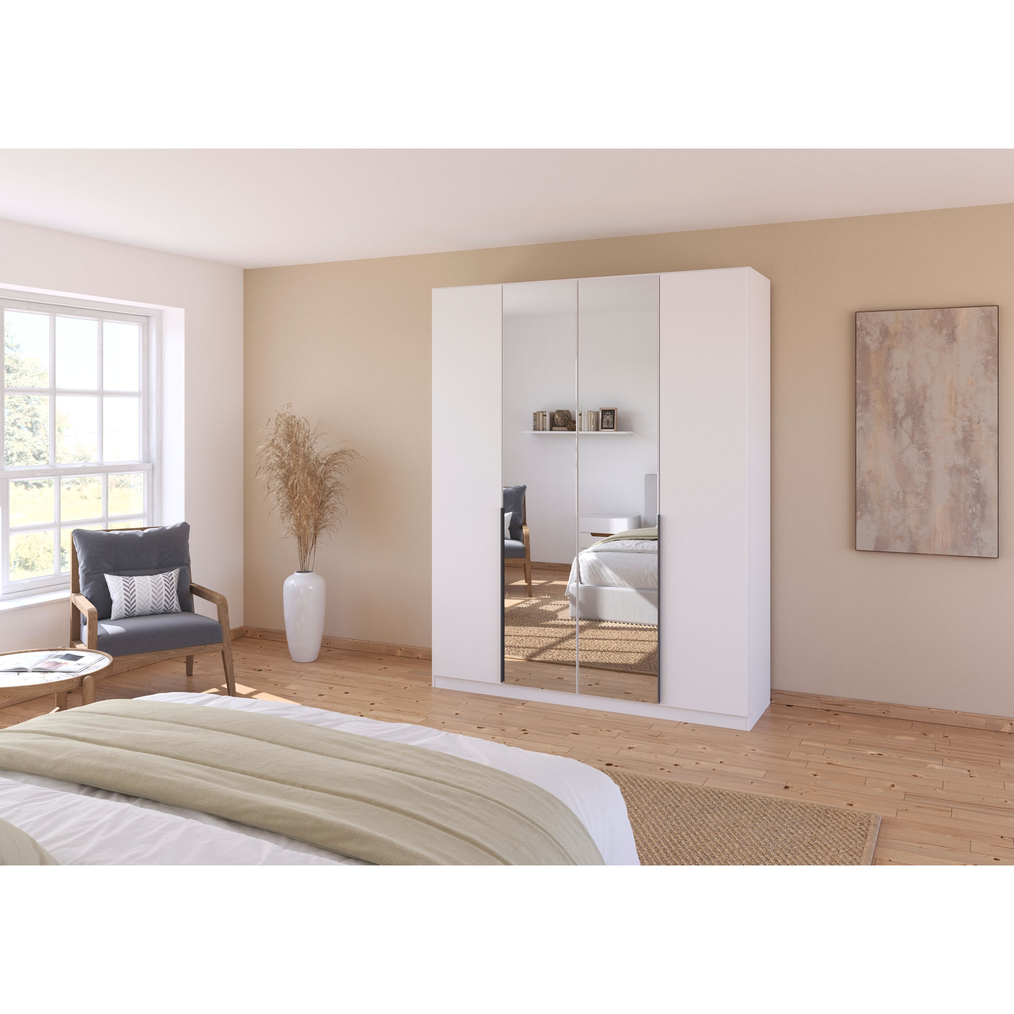 Weißer Kleiderschrank mit Spiegeltüren in hellem Schlafzimmer mit Bett, Sessel und Fenster