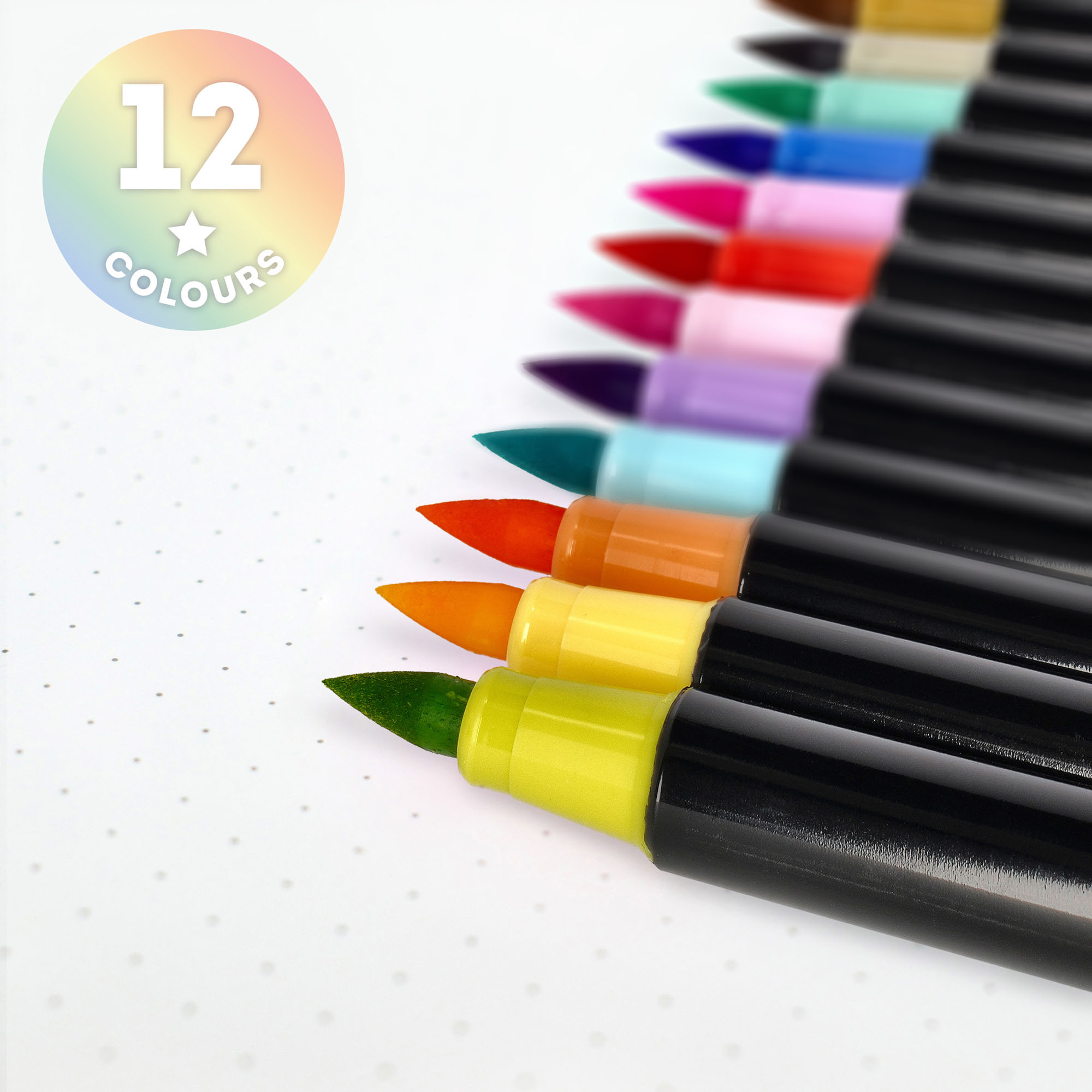Zwölf Brushpens in Pastellfarben, in Nahaufnahme mit den farbigen Pinselspitzen fächerförmig dargestellt.
