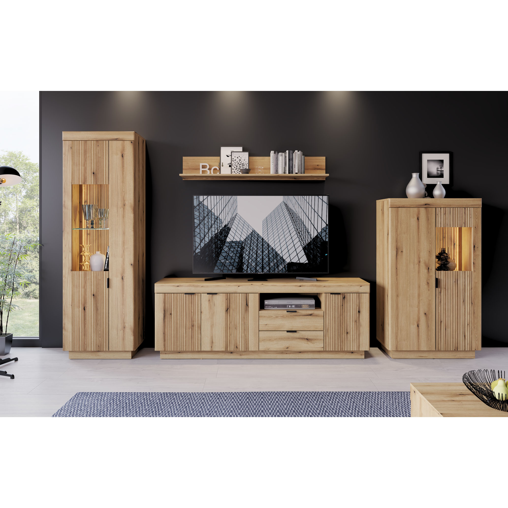 Delamar Wohnwand in Eiche Artisan bestehend aus TV-Lowboard, zwei Vitrinen mit Beleuchtung und Wandboard im modernen Design