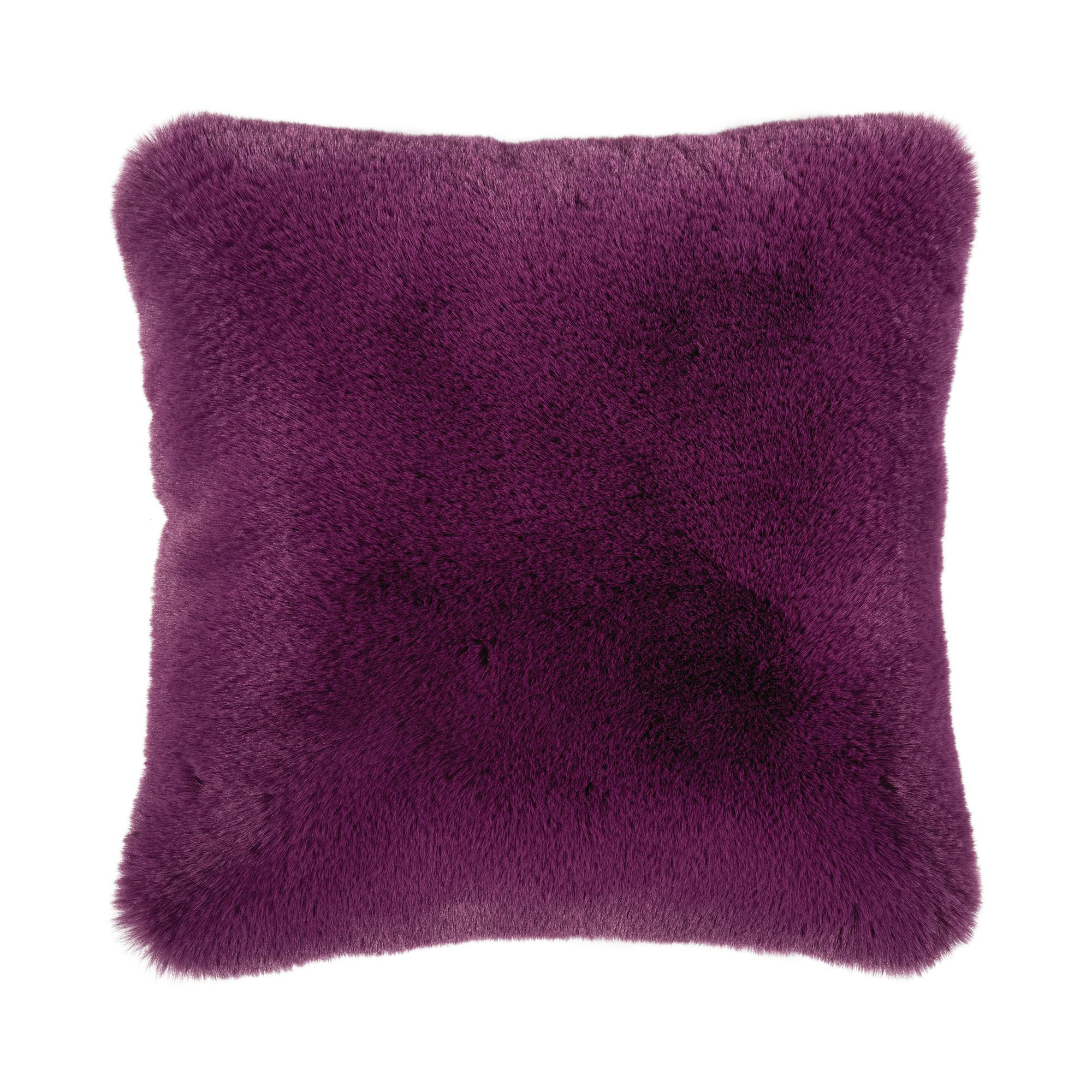 Violette Kissenhülle Evita, 45 × 45 cm, mit weicher, flauschiger Felloptik, frontal auf weißem Hintergrund.