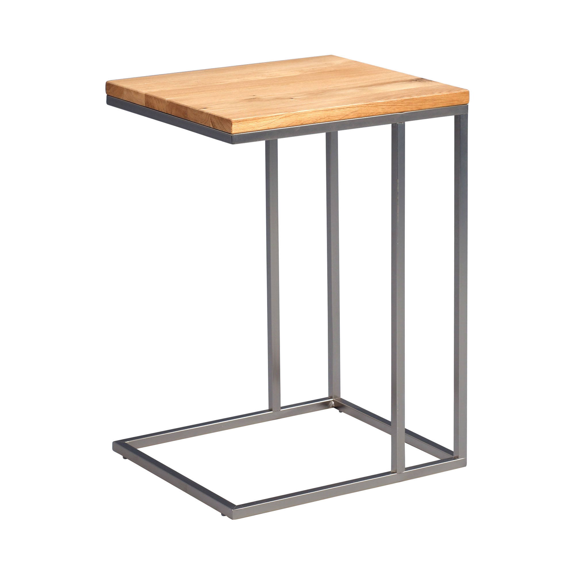 Schräge Ansicht eines quadratischen Beistelltischs mit heller Holzplatte und filigranem Metallgestell auf weißem Hintergrund