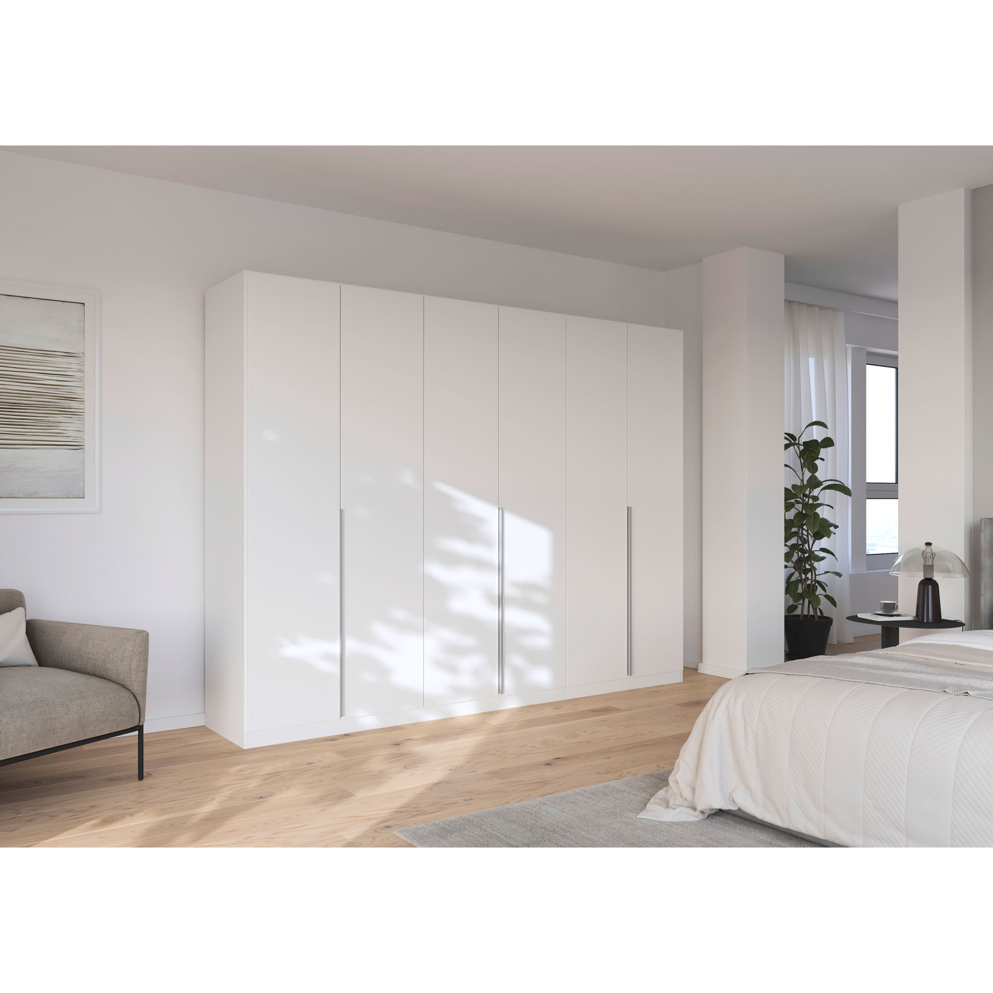 Großer weißer Kleiderschrank mit Drehtüren in einem modernen Schlafzimmer mit natürlichem Lichteinfall