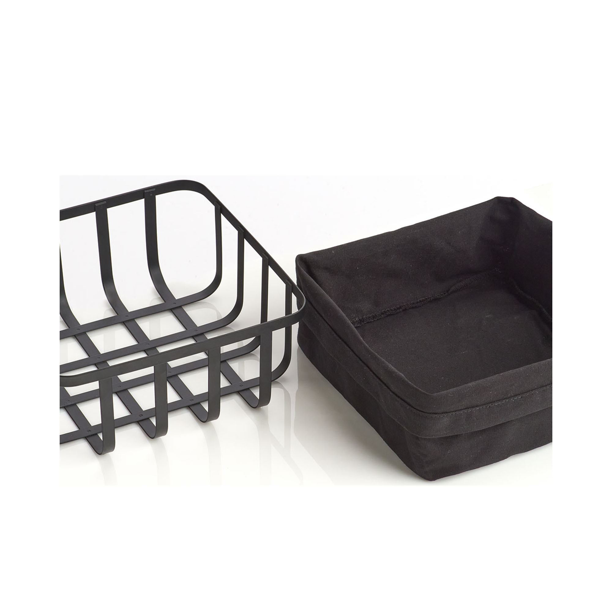 Alternative Ansicht: Zeller Brotkorb m. Beutel; Farbe schwarz; Material Metall/Baumwolle; Maße ca. 22 × 22 × 9 cm.