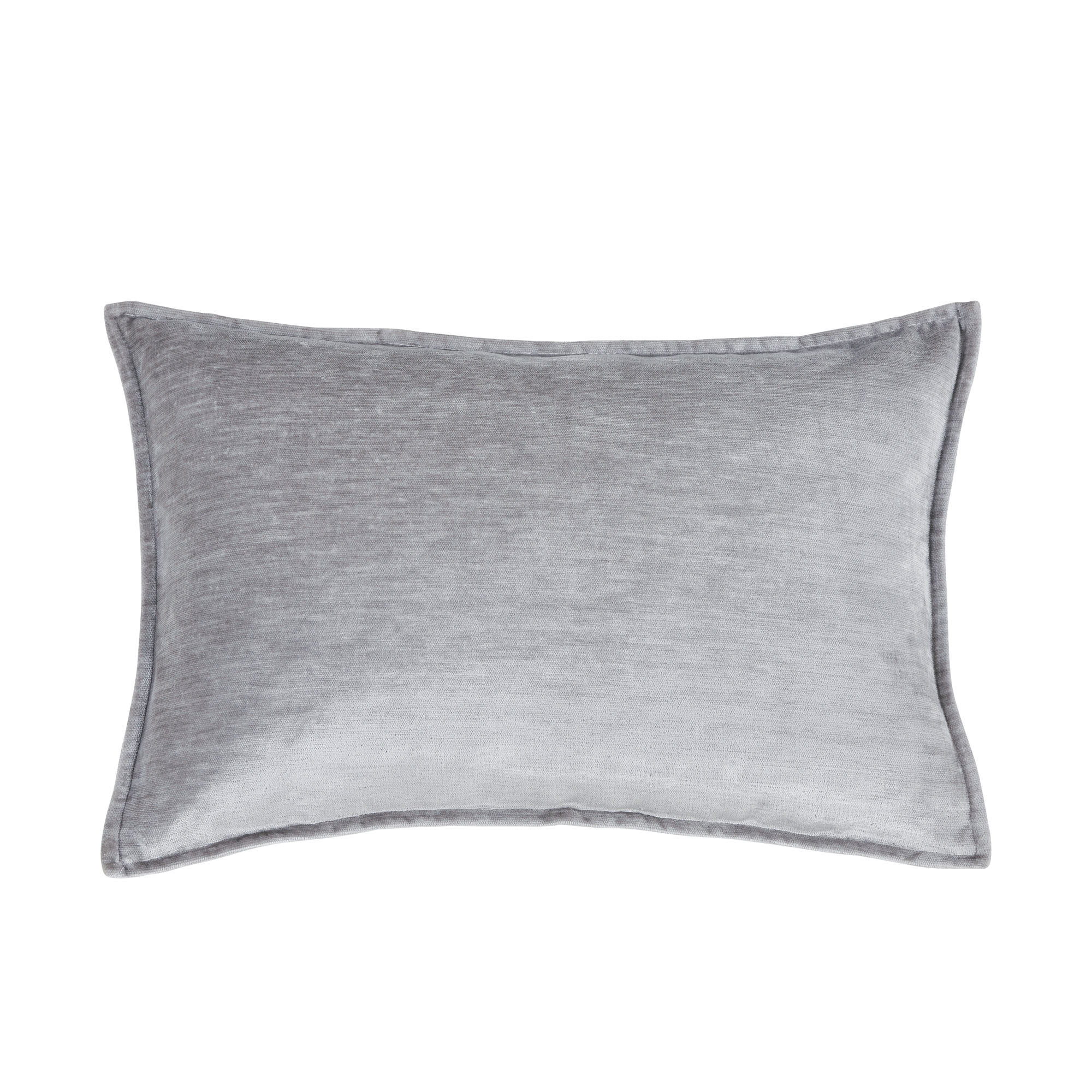 Kissenhülle Fame in Silver, B/H/L ca. 40x1x60 cm, in einer zweiten Ansicht dargestellt.