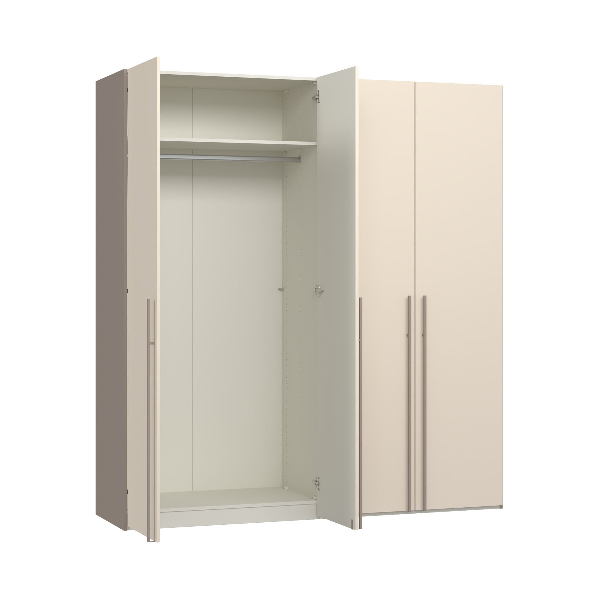Mehrtüriger Kleiderschrank mit einer geöffneten Tür und sichtbarem Innenraum mit Einlegeboden und Kleiderstange