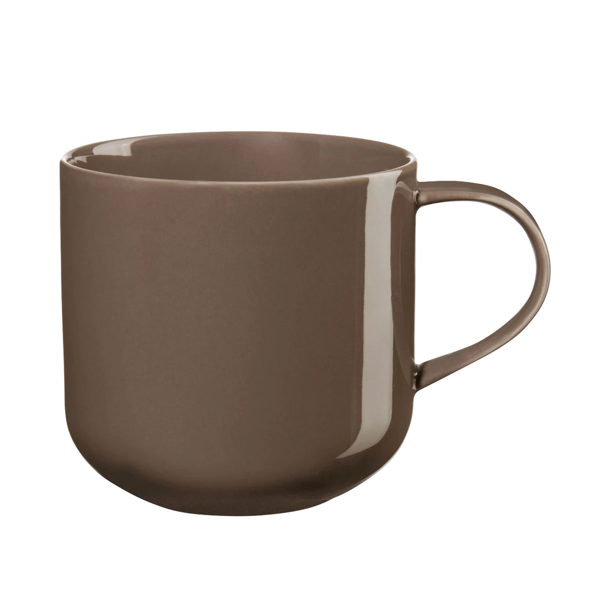 Henkelbecher der Serie Coppa, Farbe Braun, freigestellt auf hellem Hintergrund.