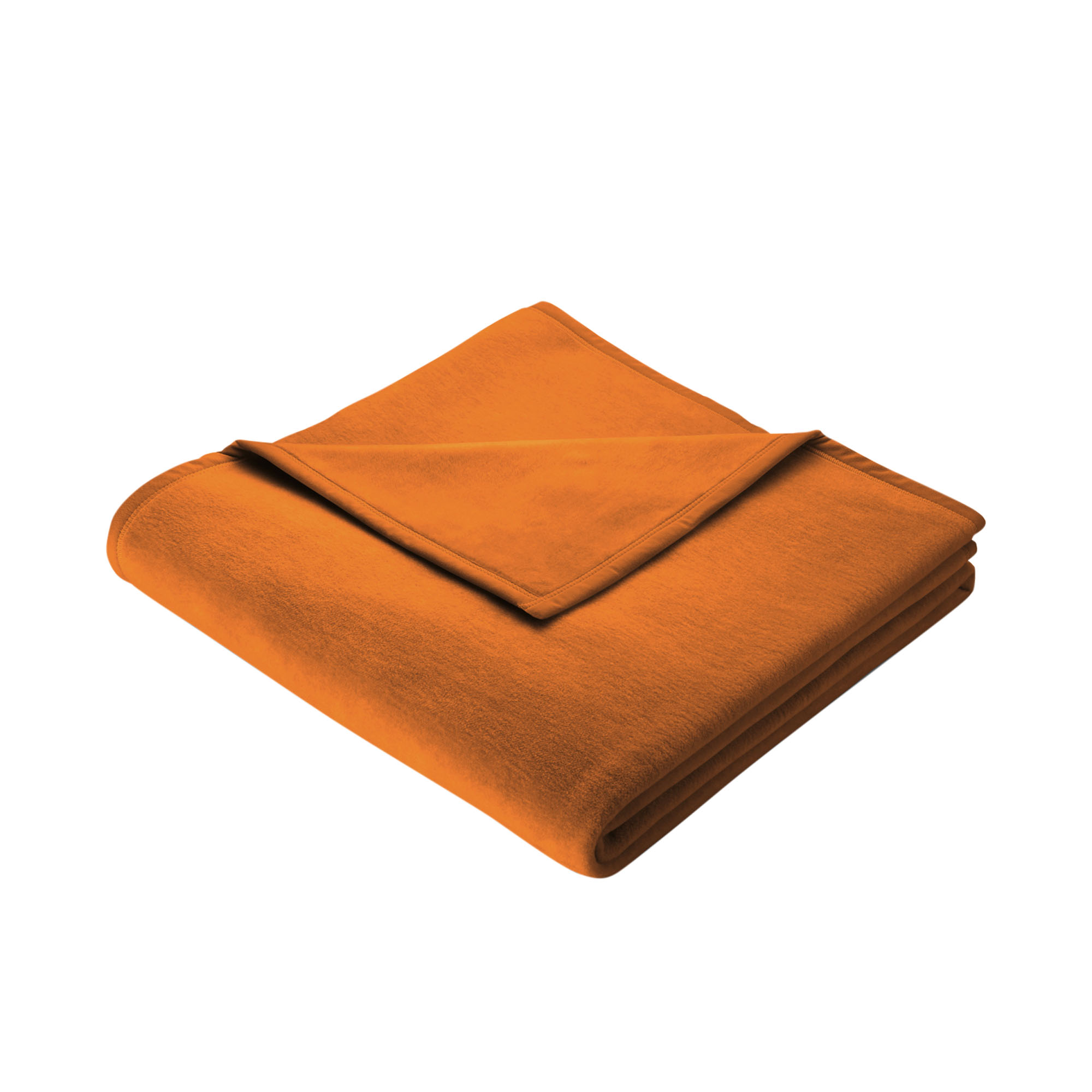 Gefaltete Wohndecke Cotton Home Curry in kräftigem Orange-Curry mit schmal eingefasster Kante auf weißem Hintergrund.