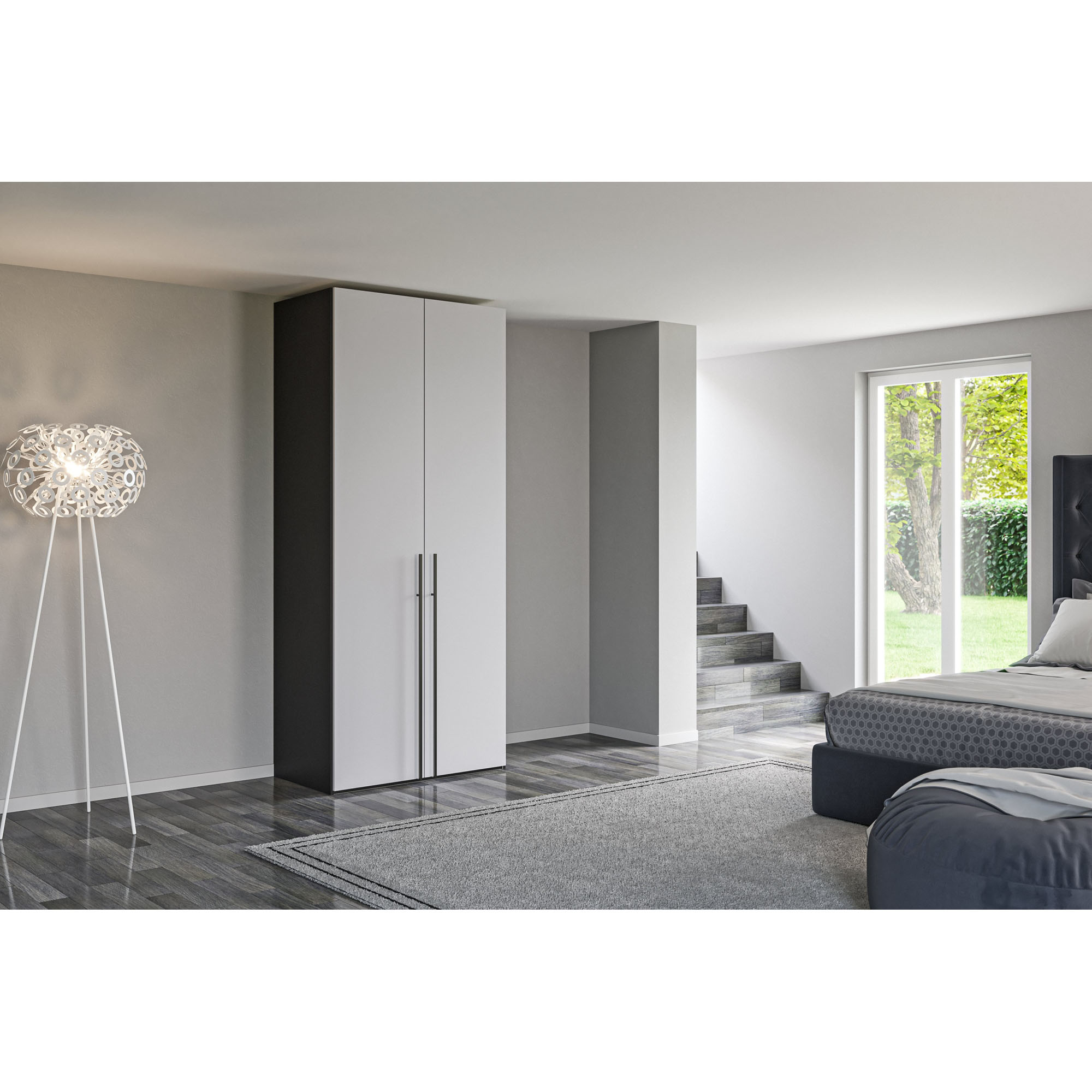 Zweitüriger Kleiderschrank in einem Schlafzimmer mit seitlichem Lichteinfall