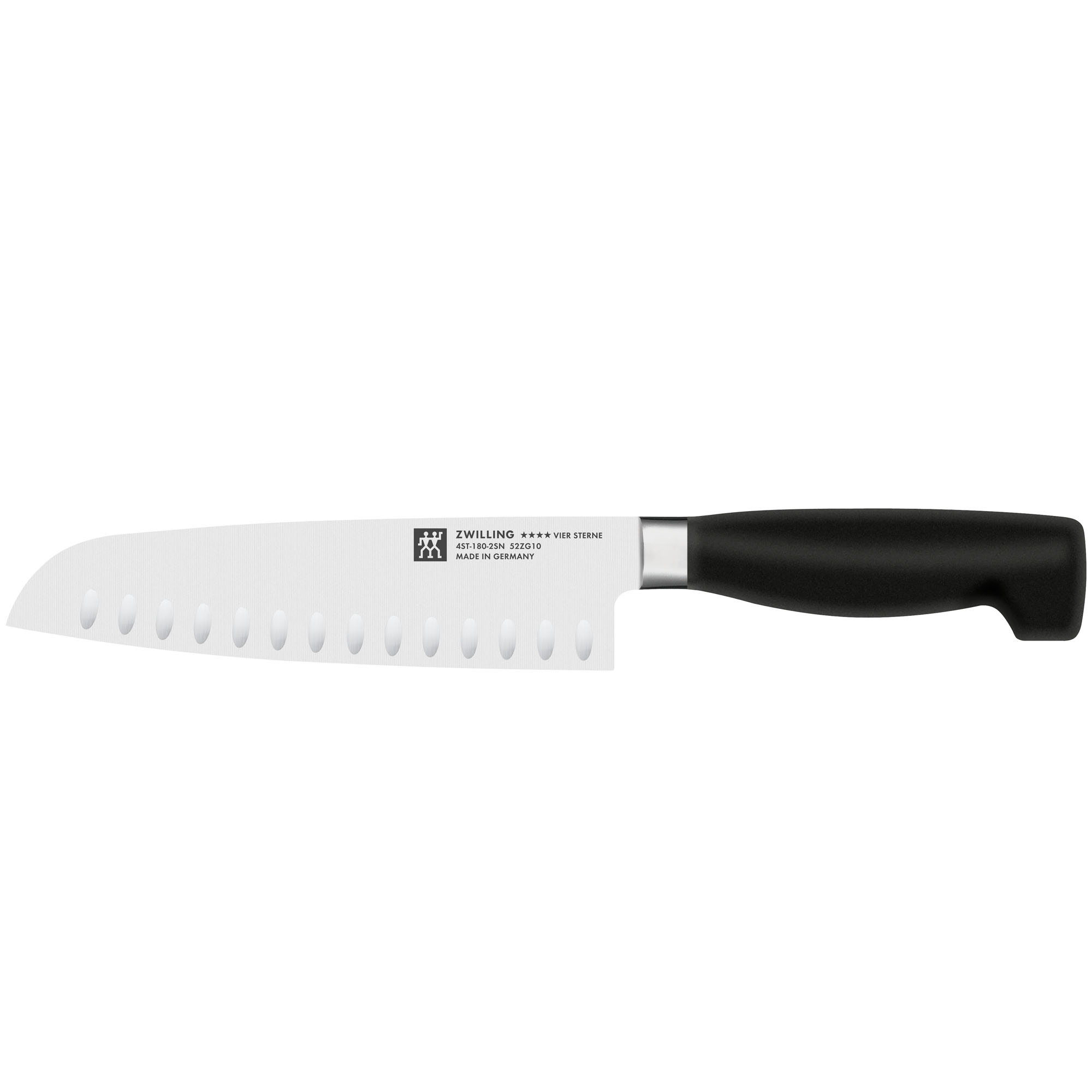 Santokumesser mit breiter Klinge und Kullen, Serie Vier Sterne von ZWILLING, Klingenlänge 180 mm, freigestellt auf weißem Hintergrund.
