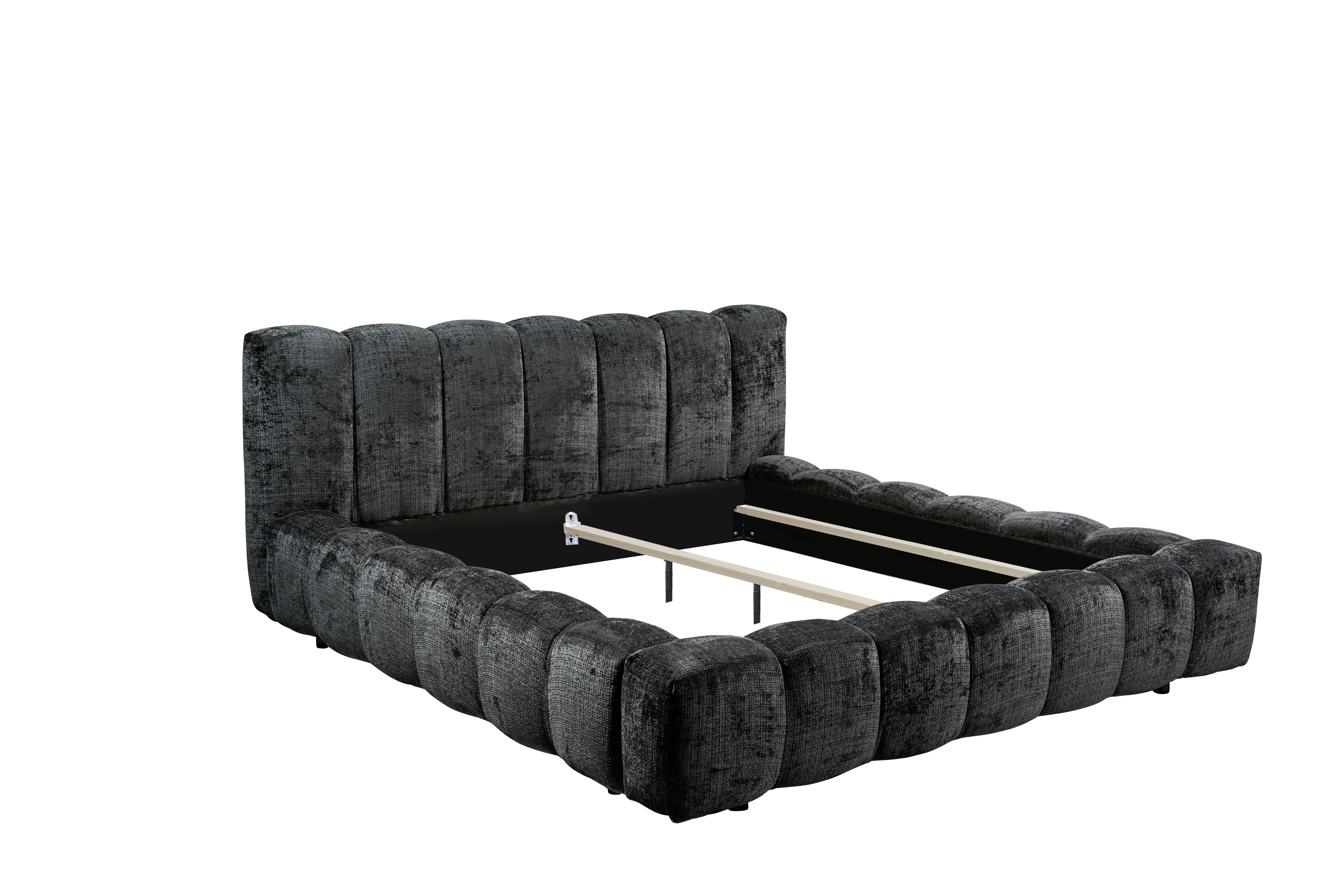 Polsterbett „Cremona 97 Black“ schräg von vorne fotografiert, Rahmen und Kopfteil sichtbar, ohne Matratze und Rollrost