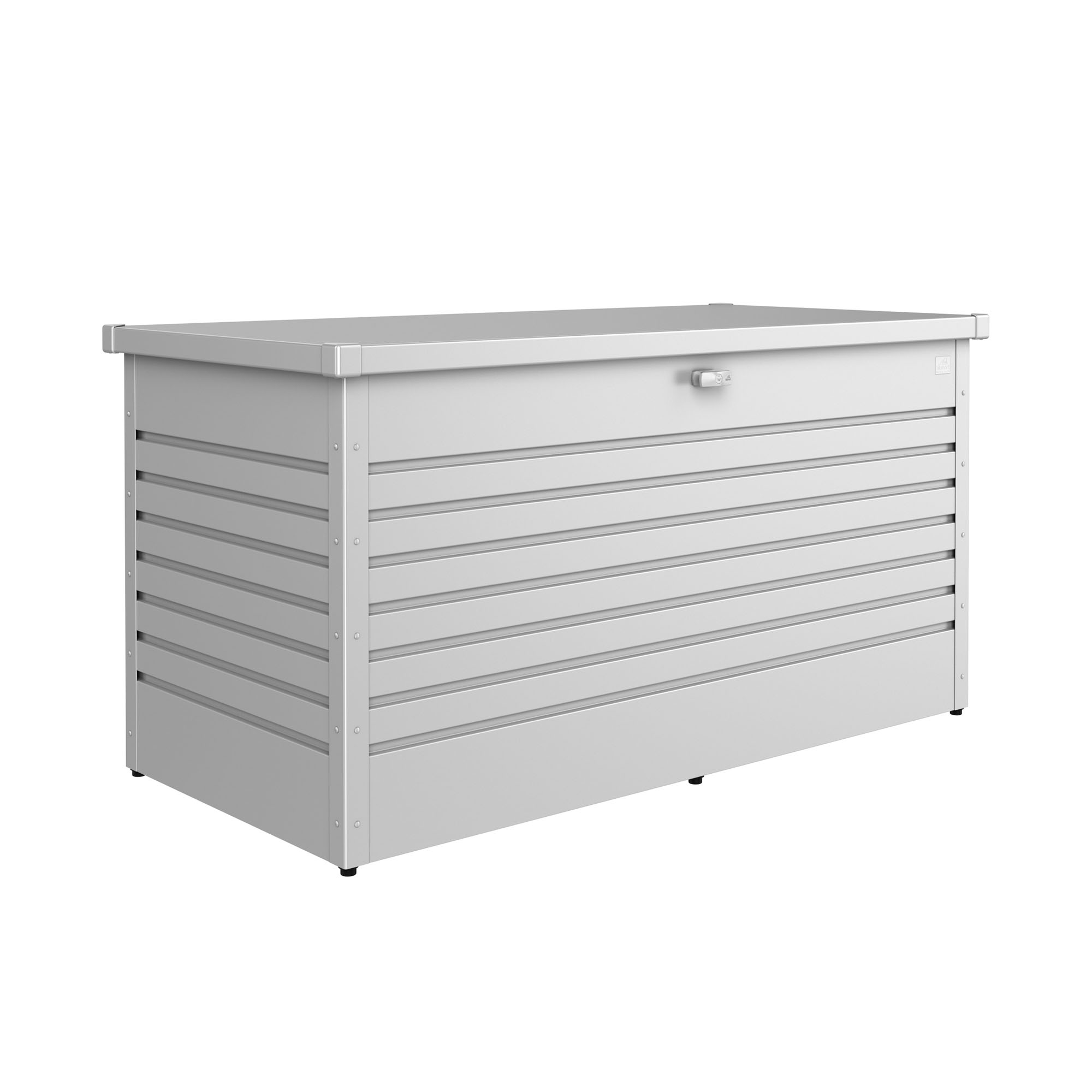 Geschlossene Auflagenbox aus silberfarbenem Metall mit Deckel und Frontgriff vor hellem Hintergrund