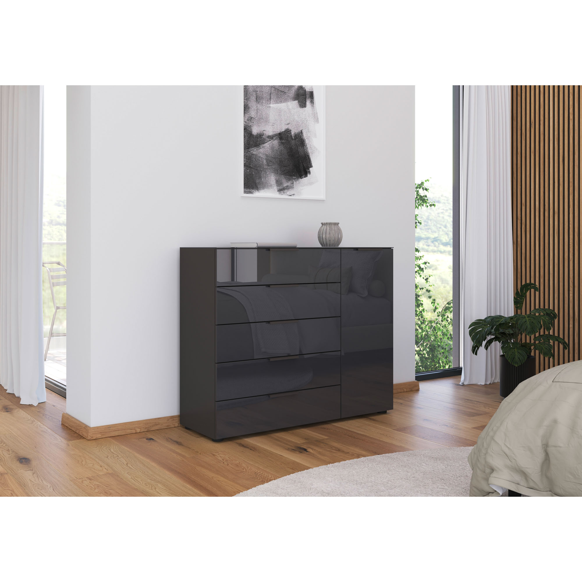 5-türige Kommode in Graphit mit Front aus Basaltglas und Türanschlag rechts, aufgestellt in einem Flur