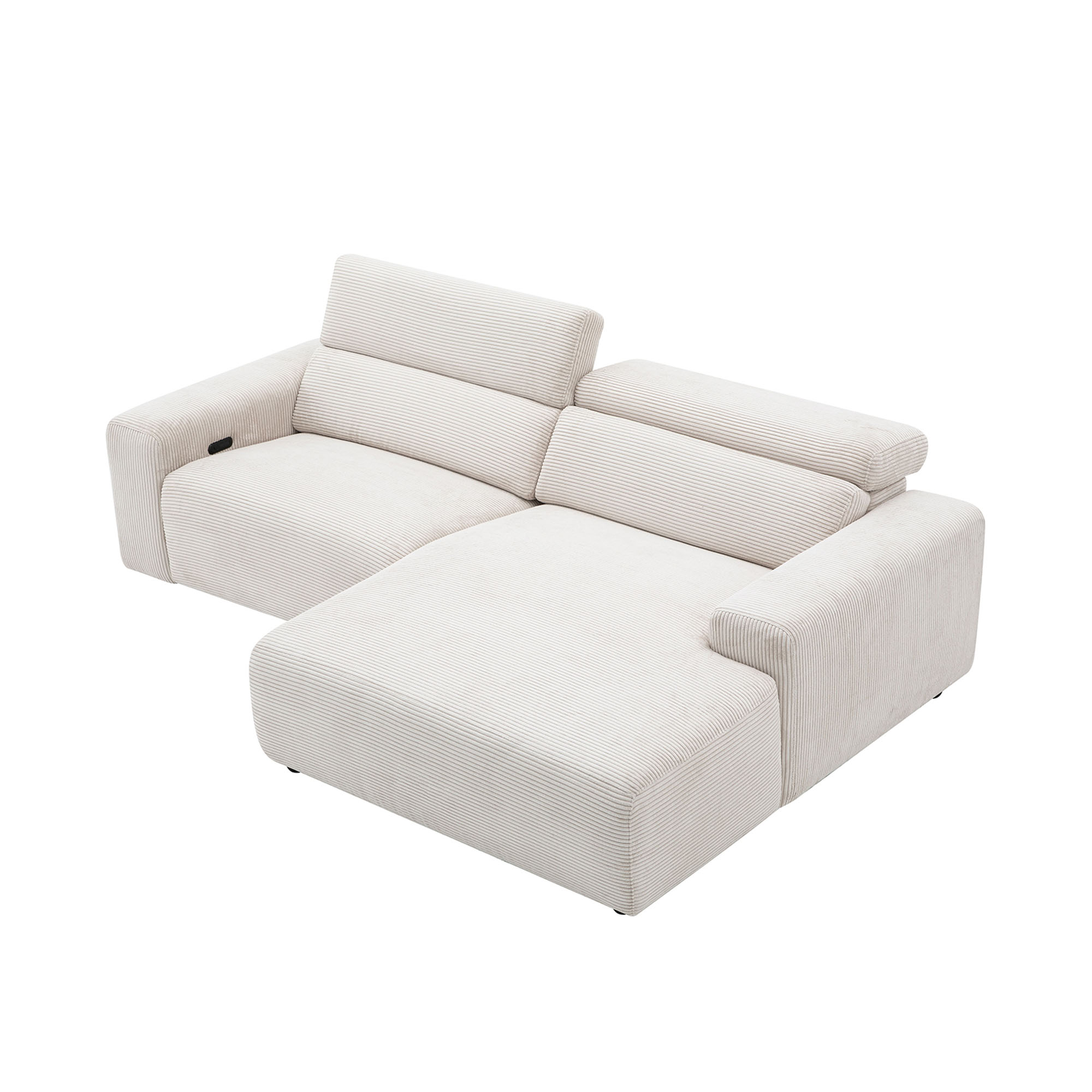 Eckgarnitur Zoom 01 cream aus schräger Vogelperspektive, zeigt linken 2-Sitzer mit Kopfstützen und rechten Longchair.