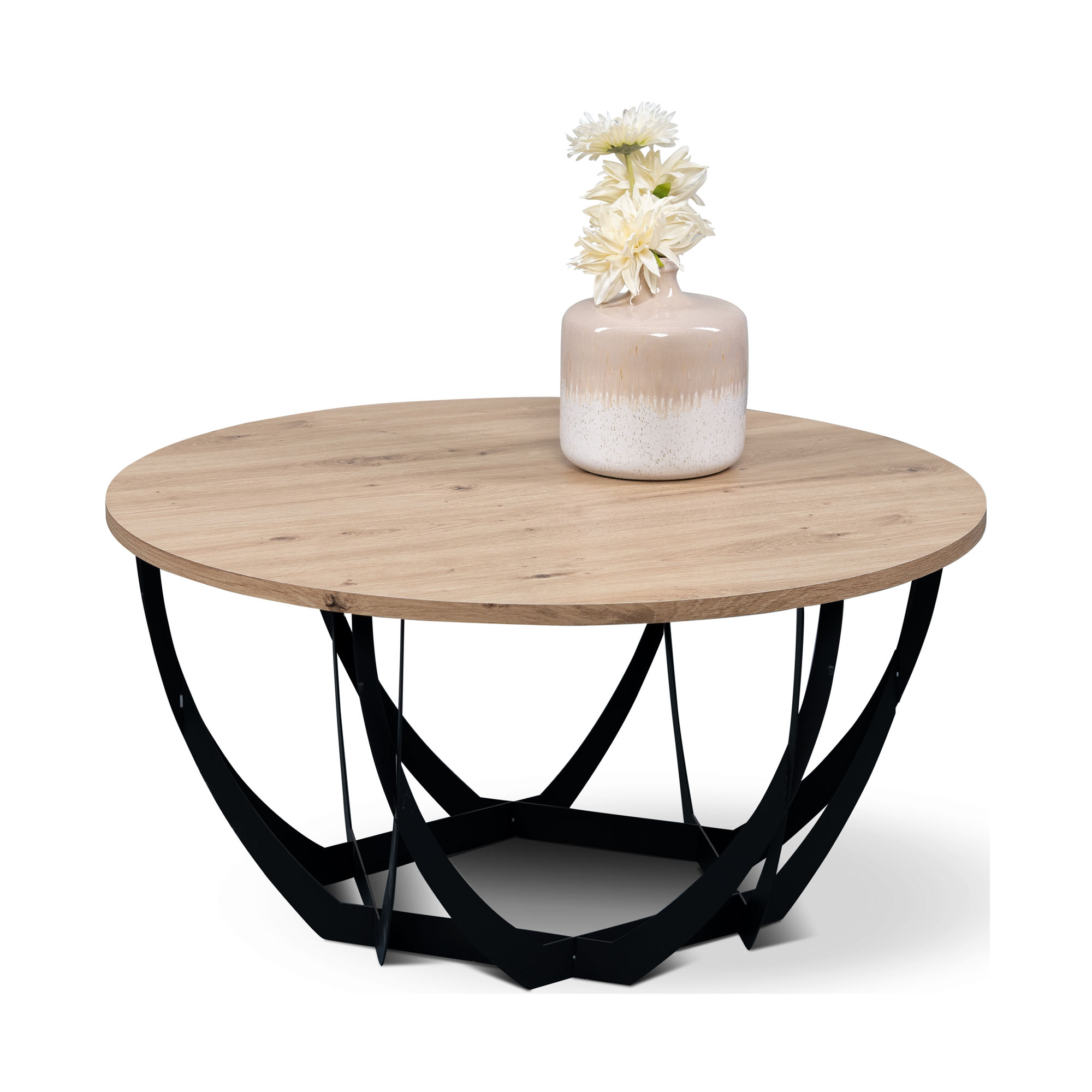 Runder Couchtisch mit heller Holzplatte und schwarzem Metallgestell, darauf eine beige-weiße Vase mit weißen Blüten, vor weißem Hintergrund