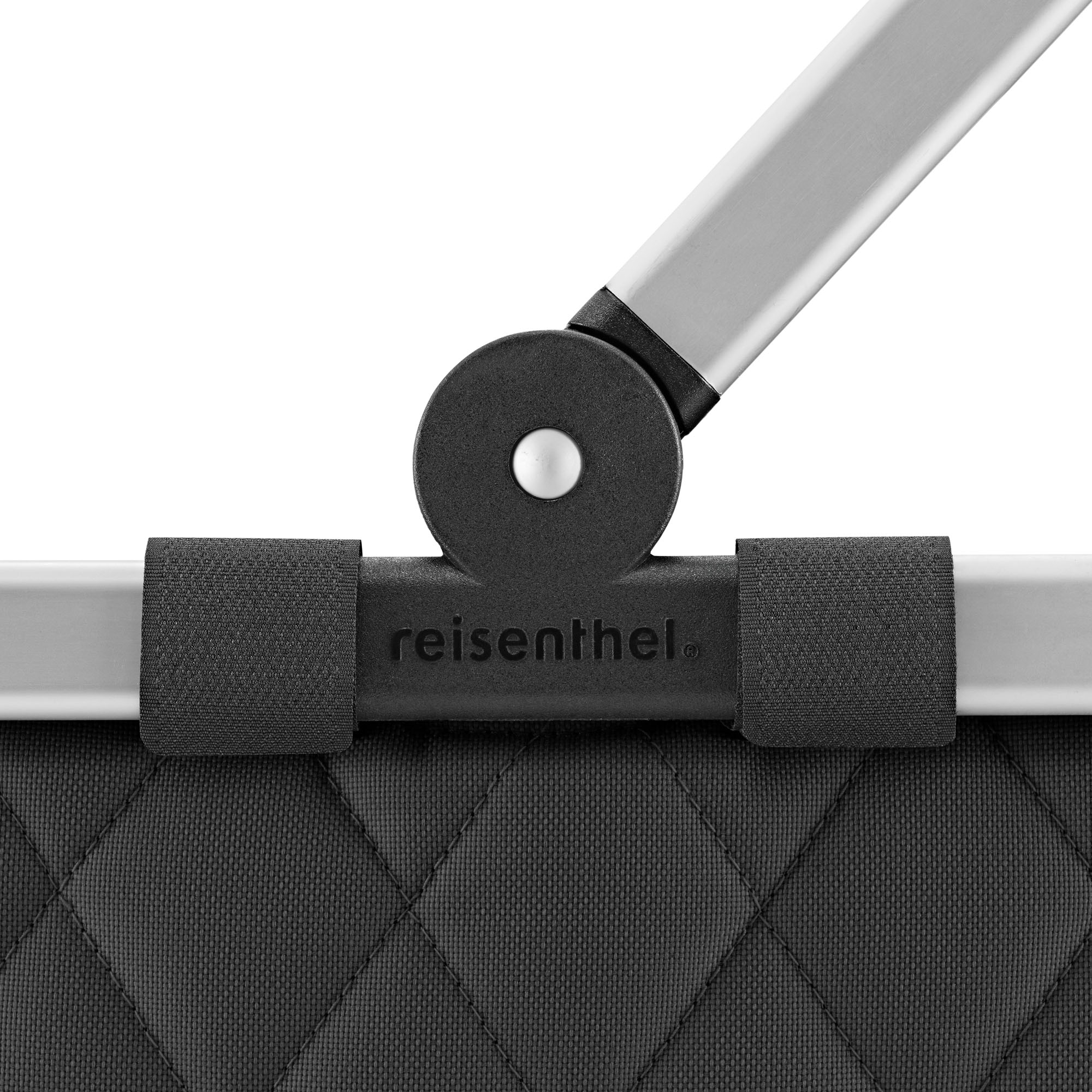 Detailaufnahme des Reisenthel Aluminiumgriffs mit schwarzer Rhombus-Steppung