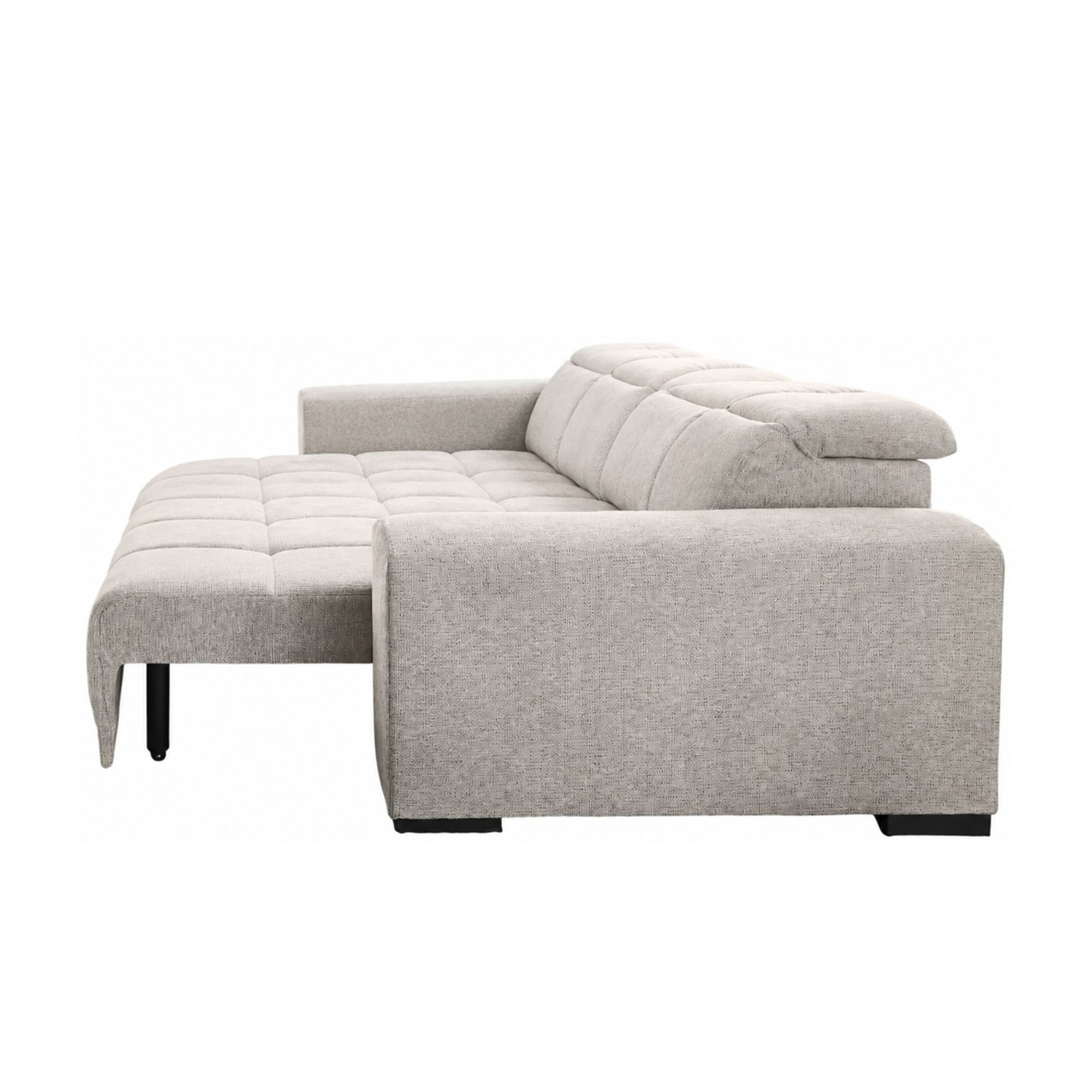 Freigestelltes silbergraues Schlafsofa von der gegenüberliegenden Seite mit ausgefahrener Liegefläche, breiter Armlehne und sichtbarem Stützfuß