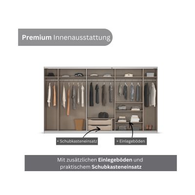 Innenansicht eines Kleiderschranks mit Kleiderstangen, Einlegeböden und integriertem Schubkasteneinsatz