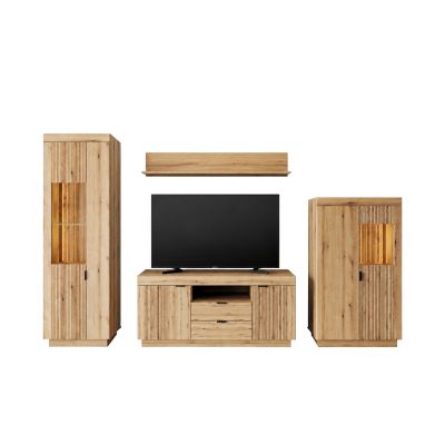 Moderne Delamar Wohnwand in Coast Evoke Eiche mit Vitrine, TV-Lowboard und Kommode inklusive LED-beleuchteten Glaselementen und Lamellenoptik