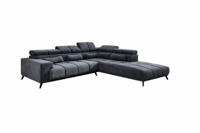 Ecksofa mit gepolsterten Sitzflächen und verstellbaren Rückenlehnen in L Form freigestellt auf weißem Hintergrund